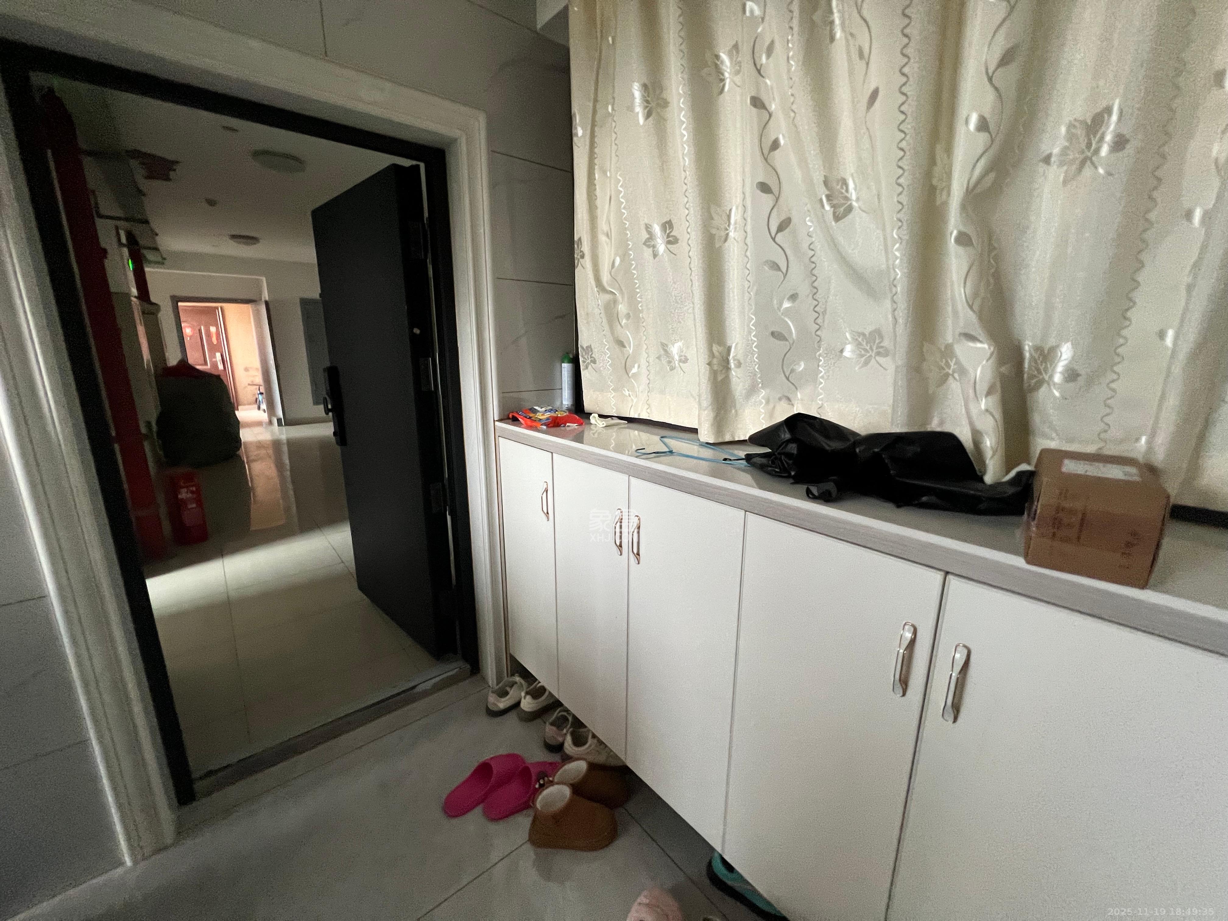 东合新苑 3室2厅2卫 2800.0元/月 东合新苑 3室2厅2卫 2800.0元/月室内图