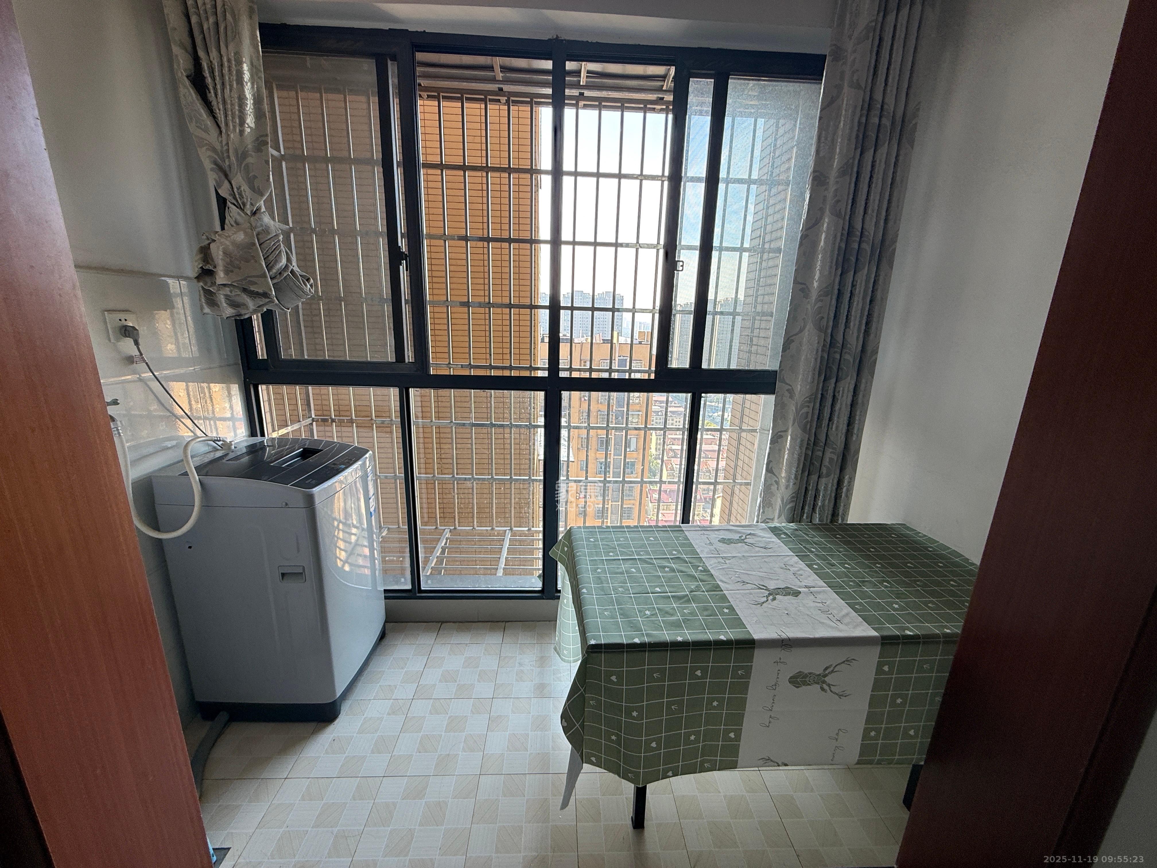 观沙嘉园  2室2厅1卫    1800.0元/月室内图