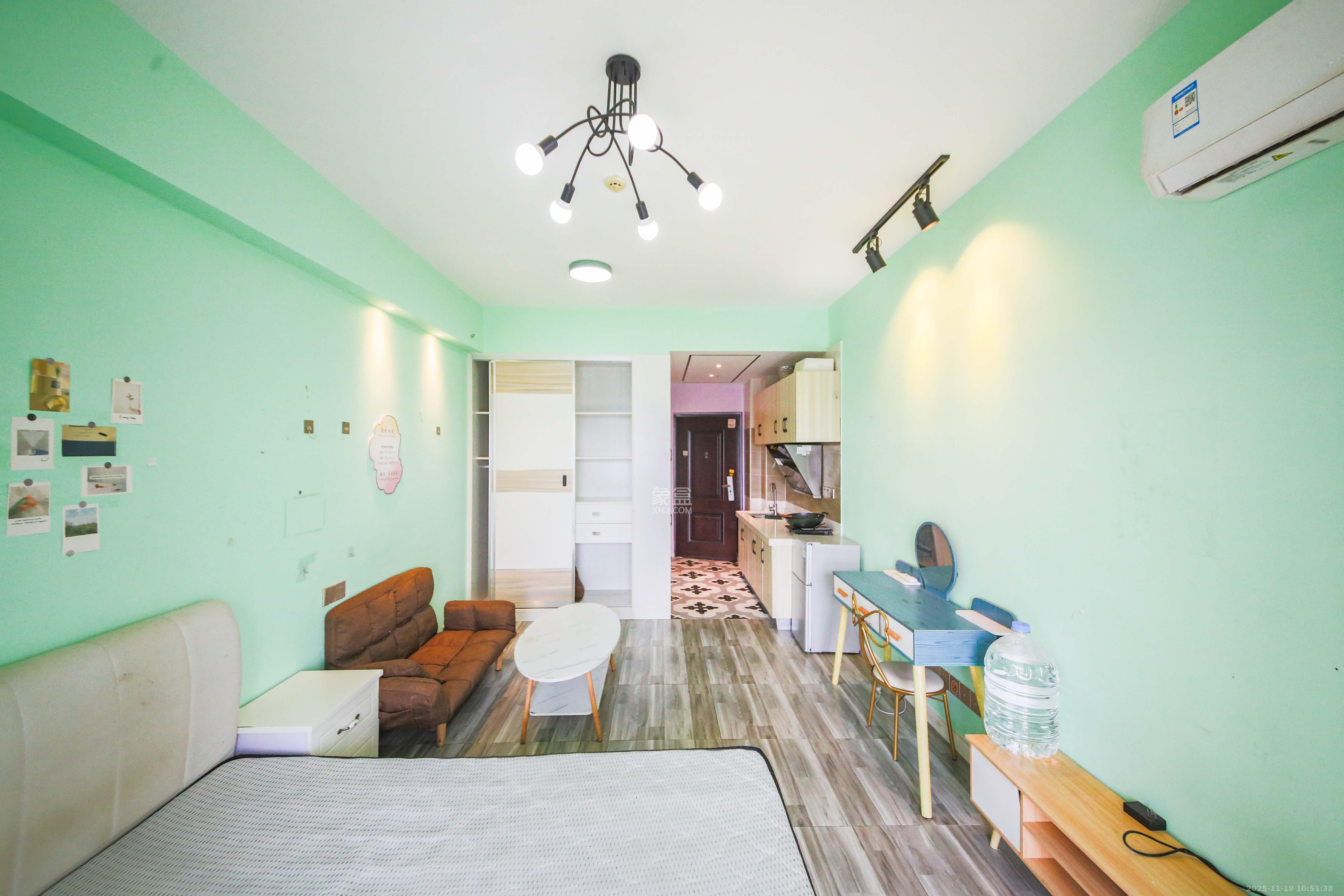 裕天国际商汇中心 1室1厅1卫 16.8万 裕天国际商汇中心 1室1厅1卫 16.8万卧室