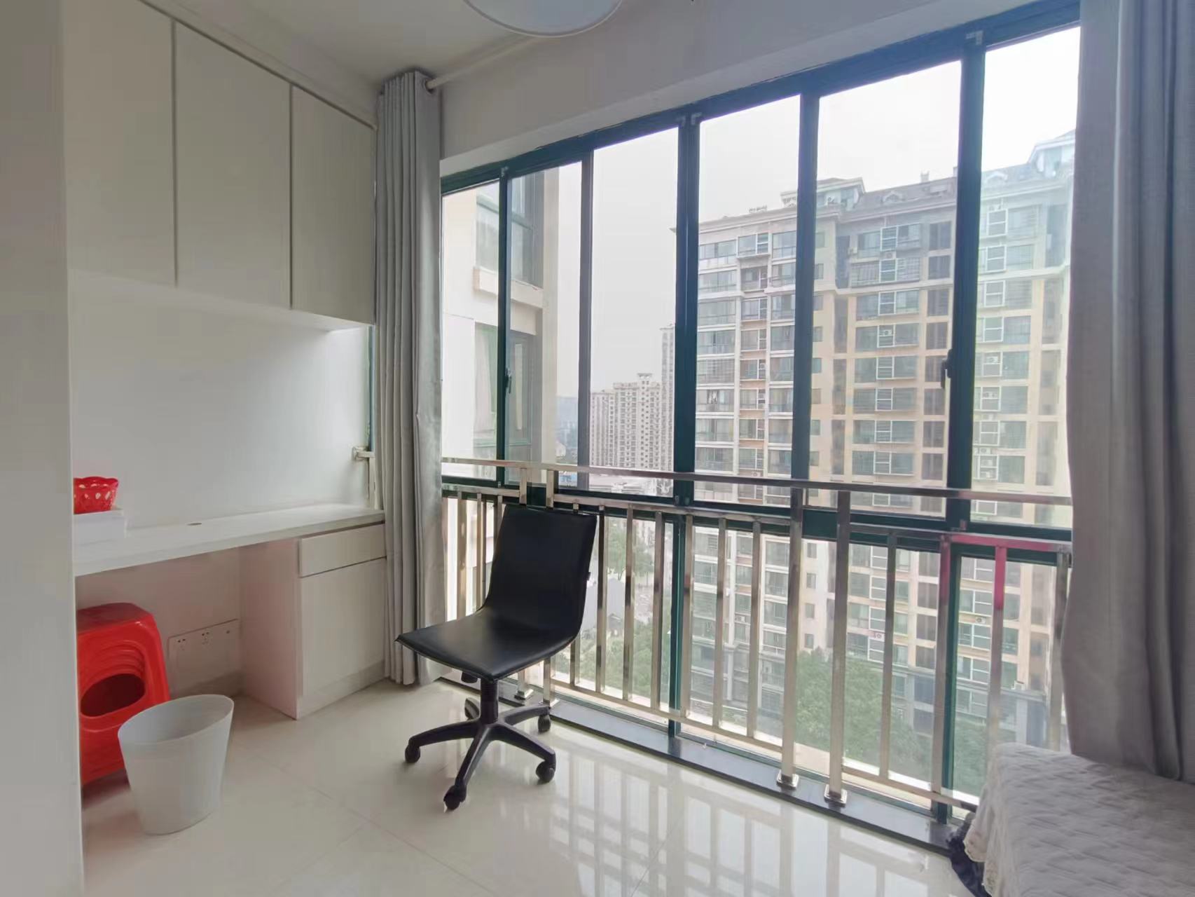 桃花里 3室2厅1卫 1600.0元/月 桃花里 3室2厅1卫 1600.0元/月室内图