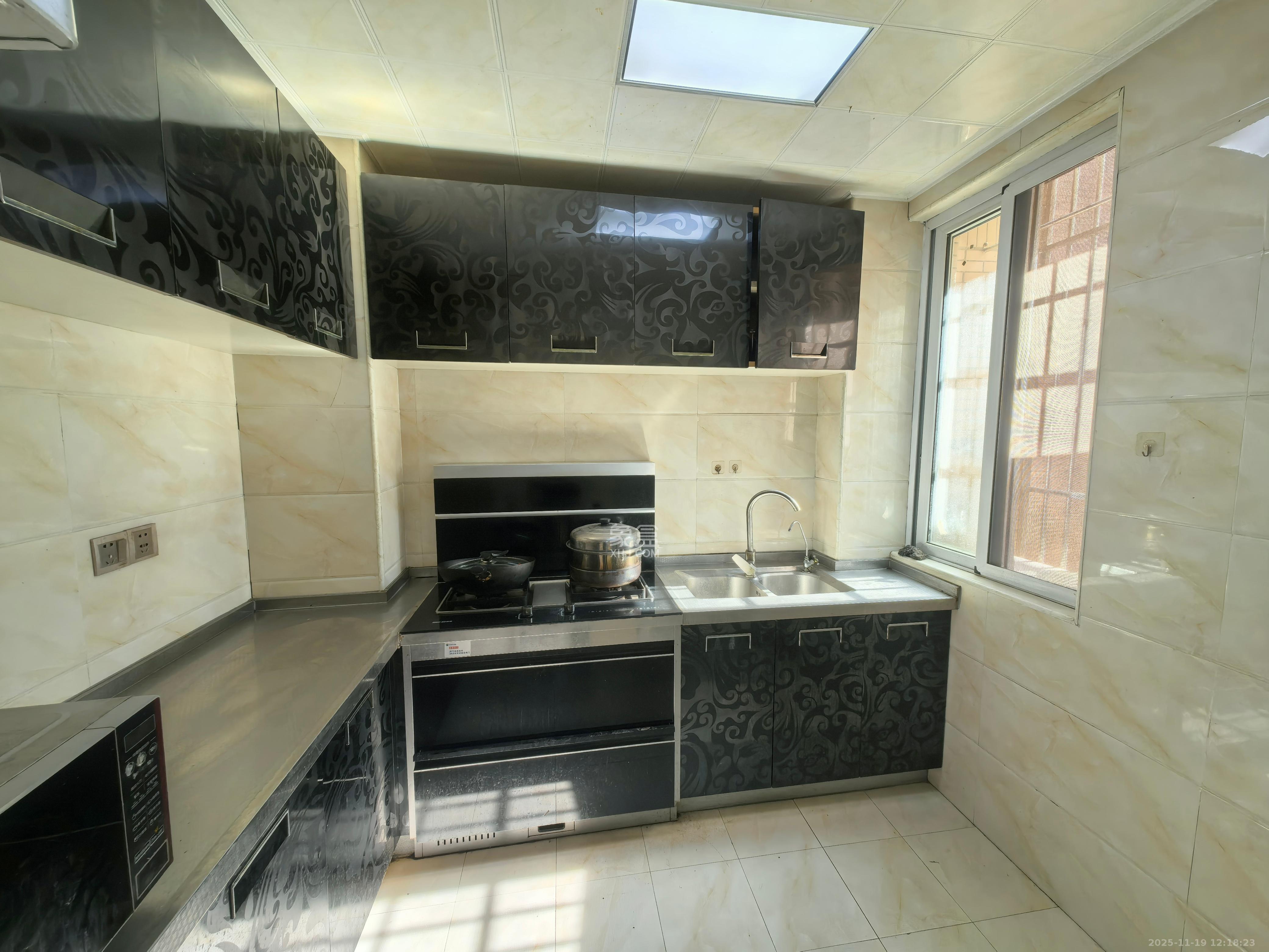 和沁园  2室2厅1卫    2000.0元/月室内图