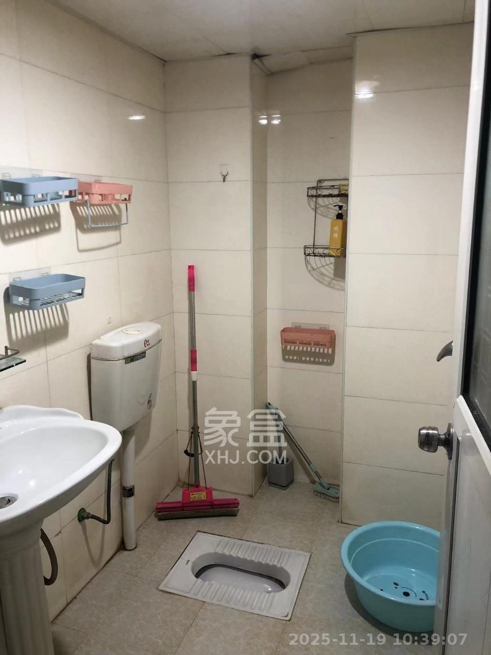 亚商国际 1室1厅1卫 1300.0元/月 亚商国际 1室1厅1卫 1300.0元/月室内图