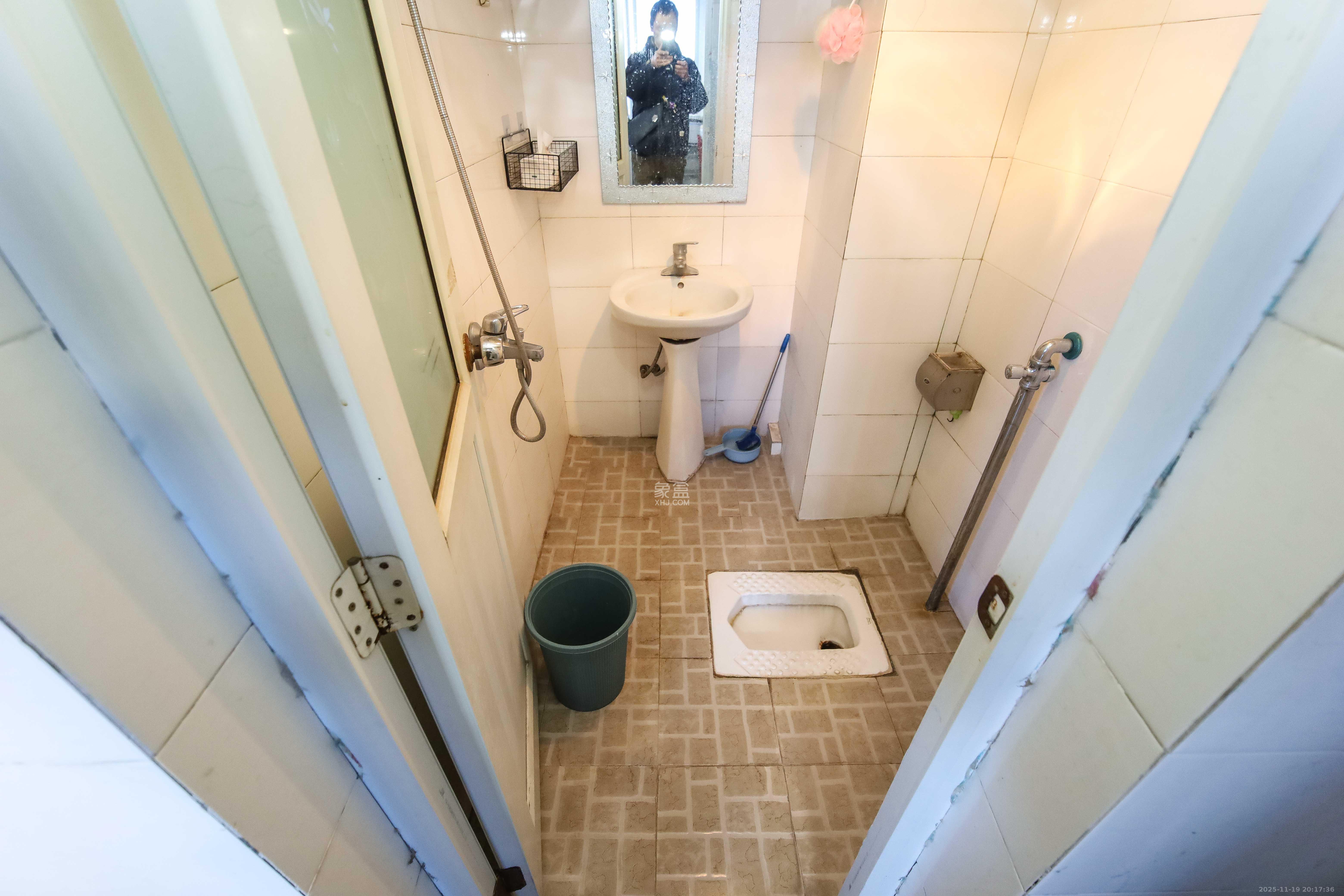 诺亚方舟大厦  1室1厅1卫    33.8万卫生间