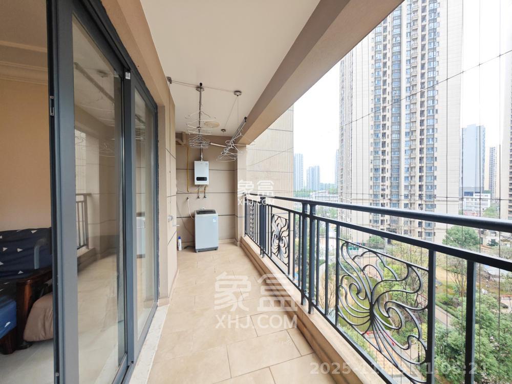 恒大上林苑 3室2厅2卫 2800.0元/月 恒大上林苑 3室2厅2卫 2800.0元/月室内图