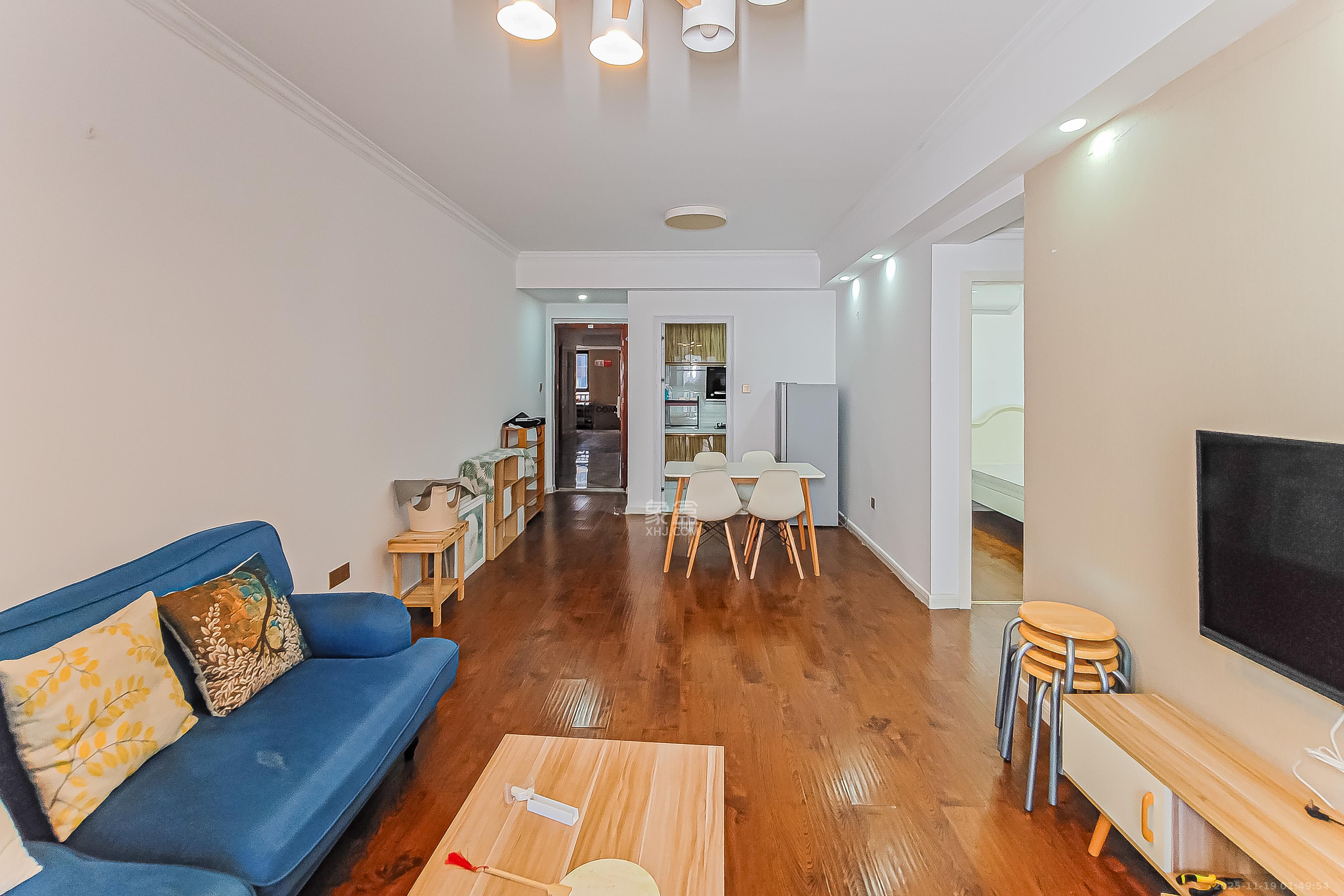 建发中央公园(建发美地) 2室2厅1卫 98.0万 建发中央公园(建发美地) 2室2厅1卫 98.0万客厅