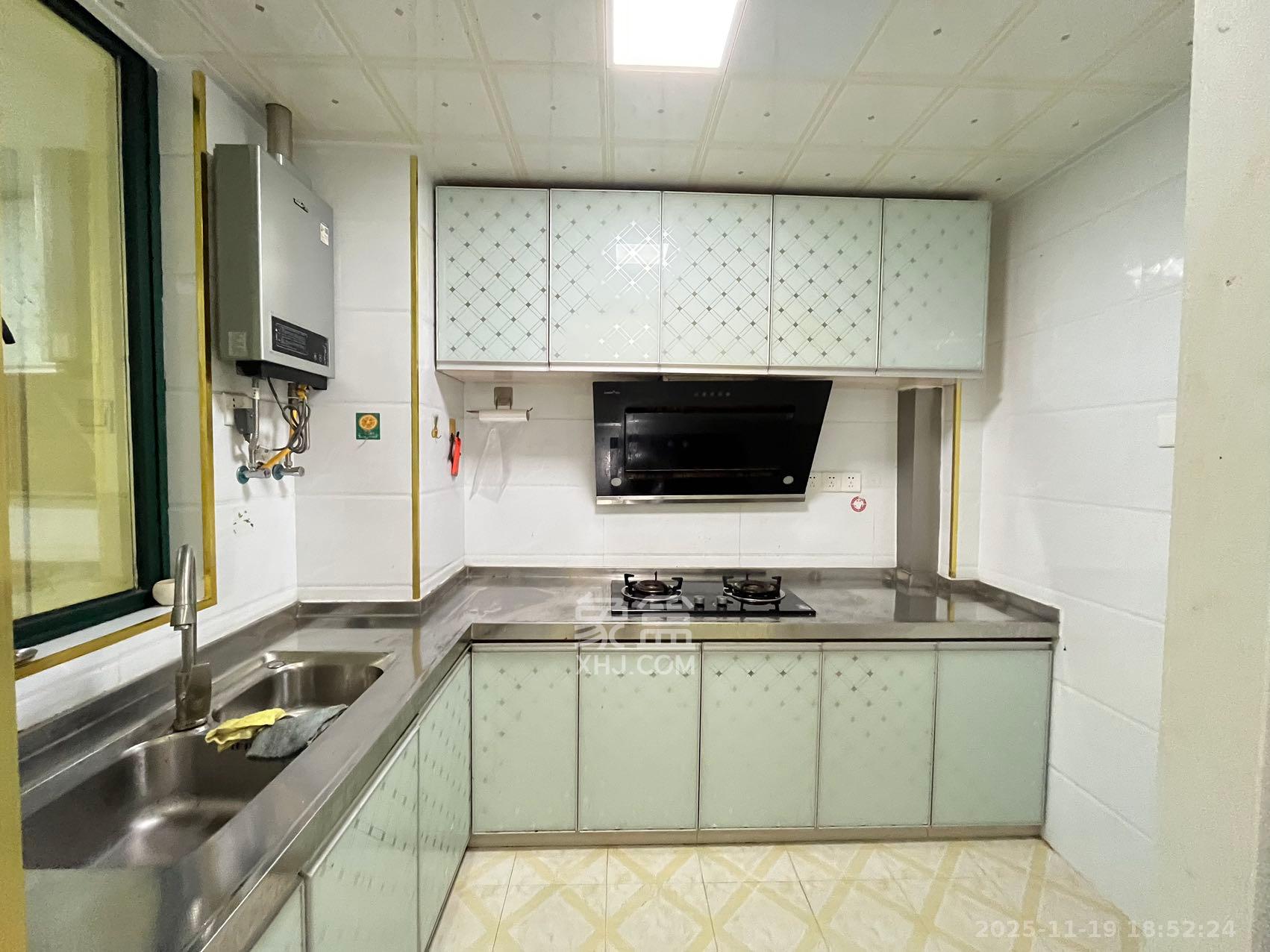 西韵佳苑 2室2厅1卫 2300.0元/月 西韵佳苑 2室2厅1卫 2300.0元/月室内图