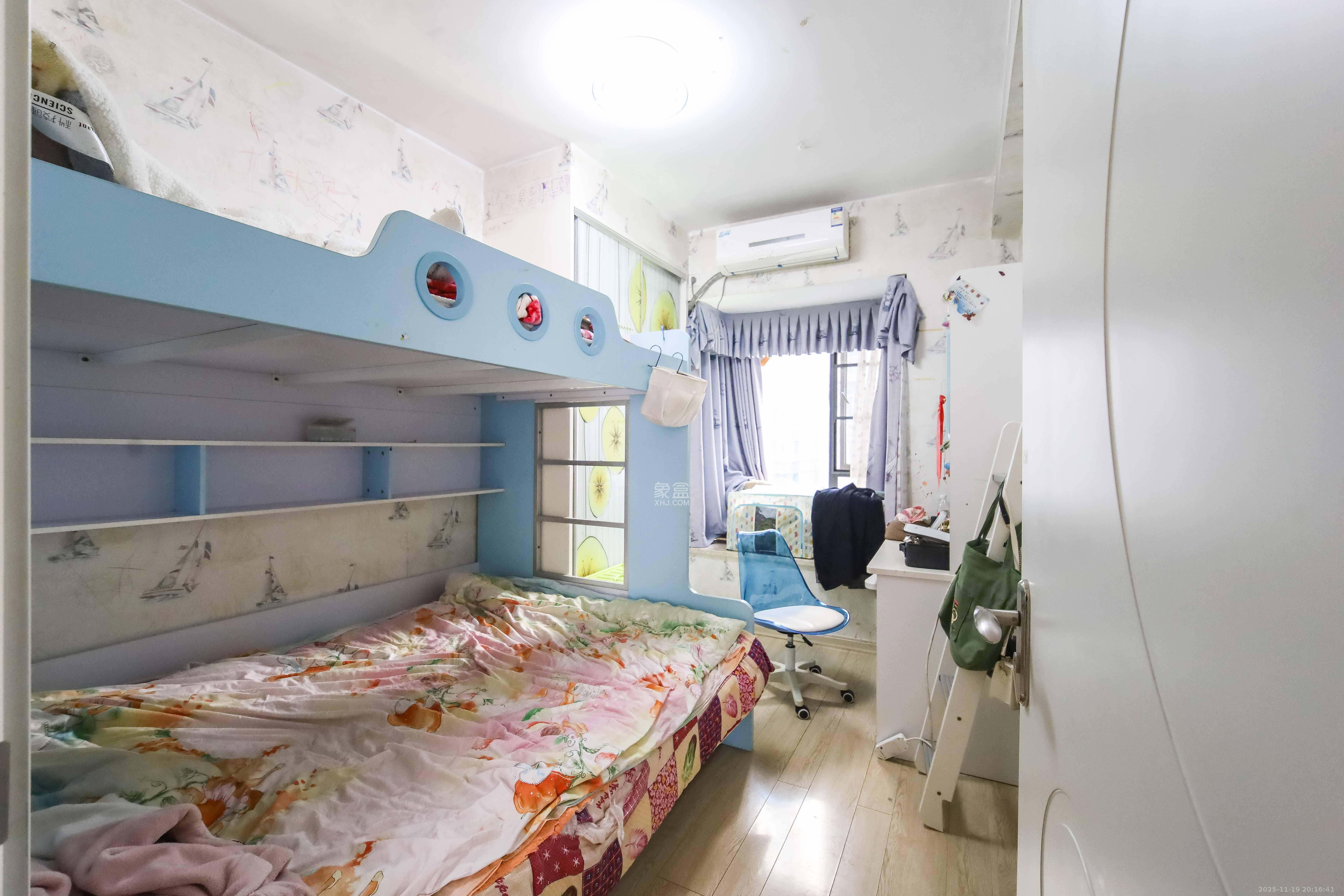 鸿基橄榄君庭  4室2厅2卫    130.0万卧室