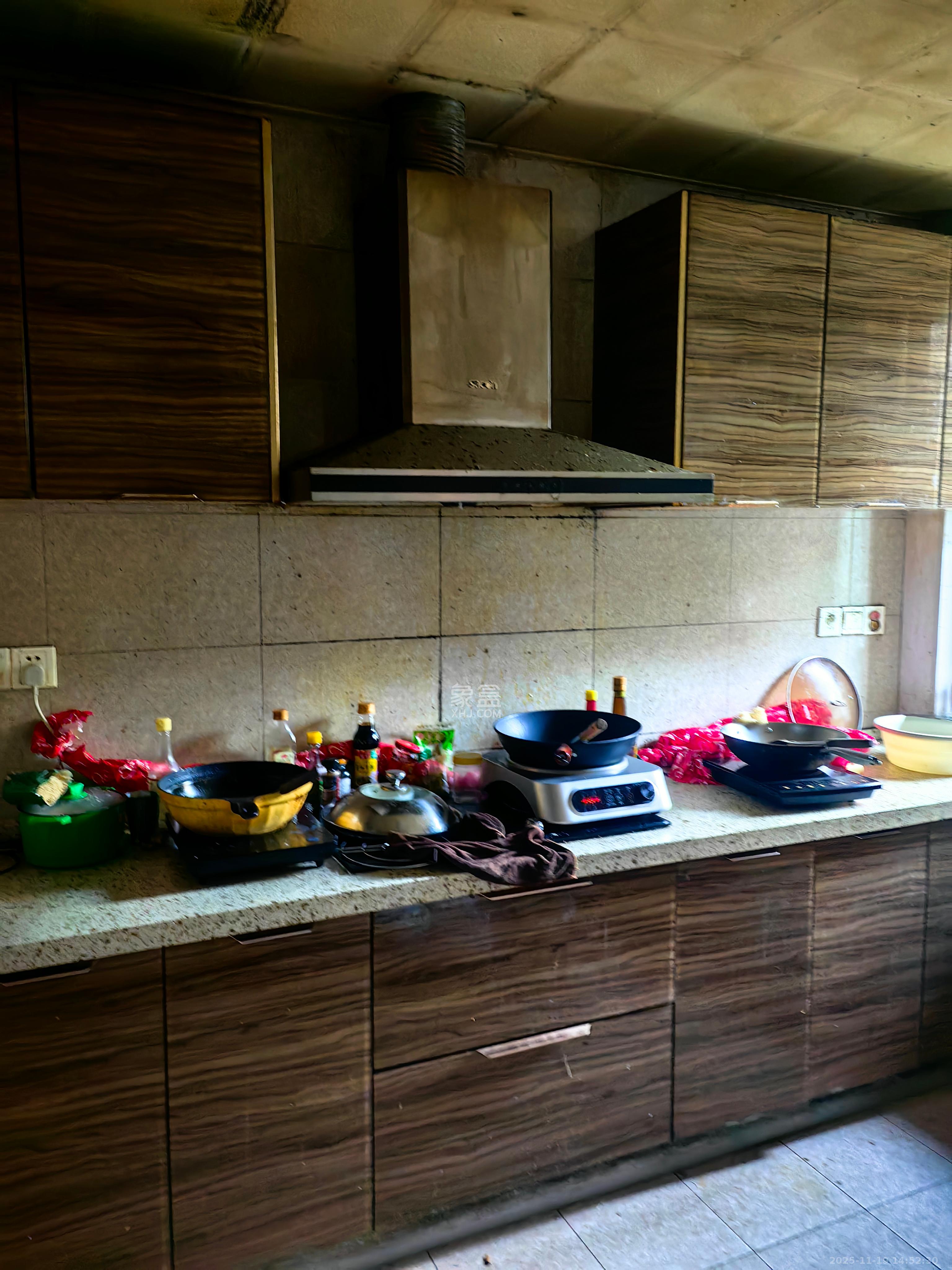 金茂梅溪湖 4室2厅2卫 4500.0元/月 金茂梅溪湖 4室2厅2卫 4500.0元/月室内图