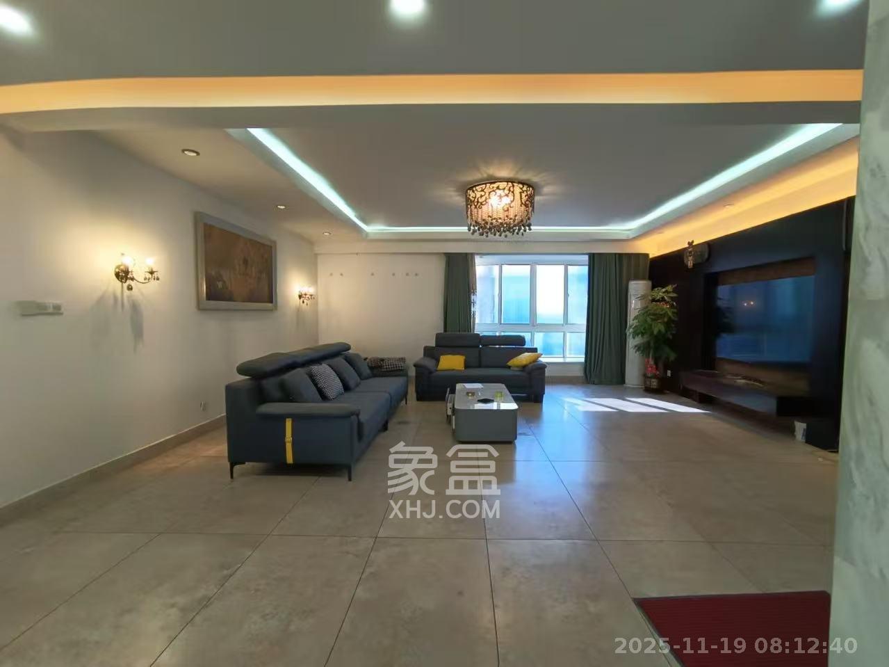 嘉盛华庭（一期、二期、三期）  5室2厅3卫    5500.0元/月