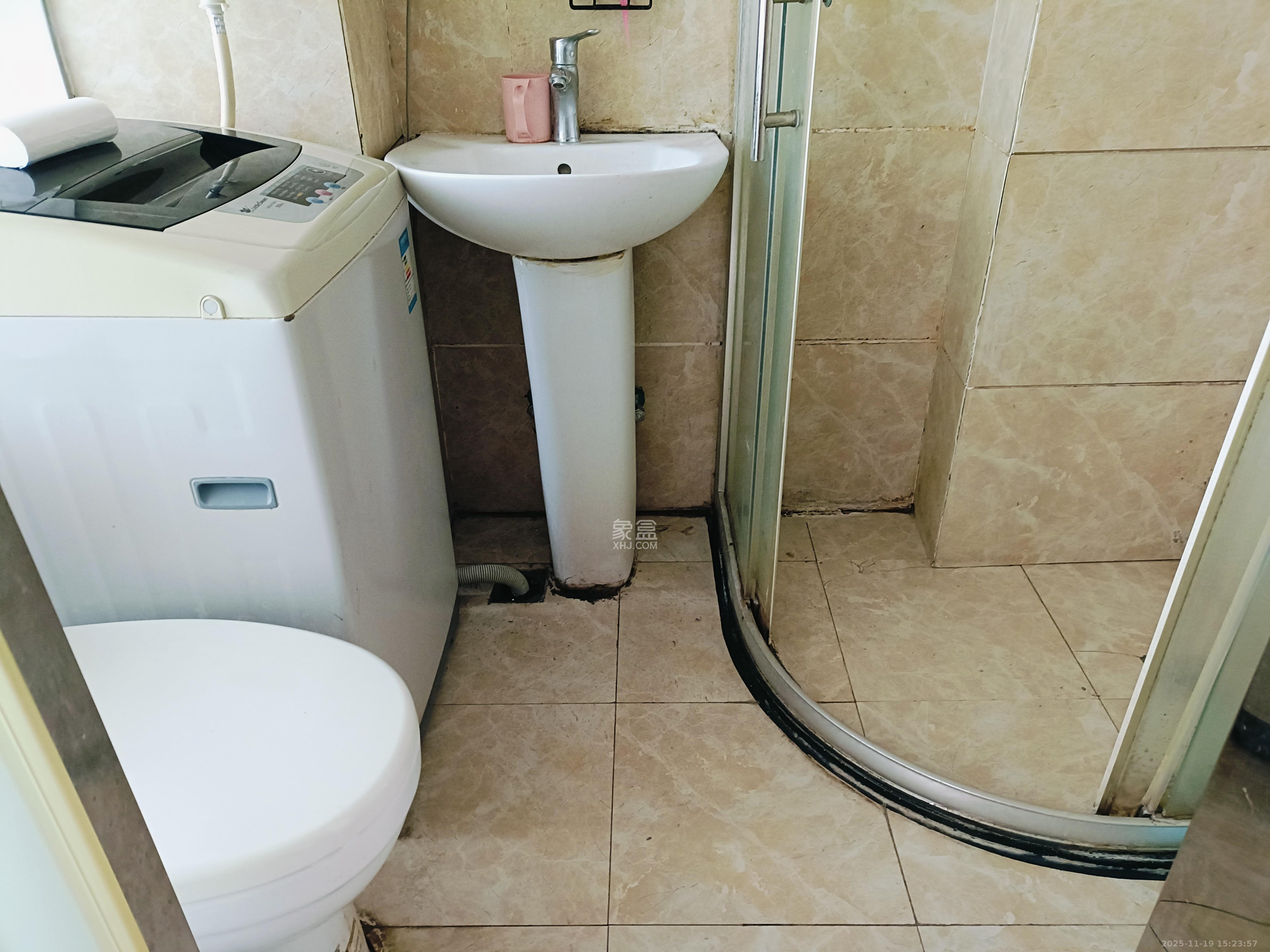 佐佑大厦  1室1厅1卫    800.0元/月室内图