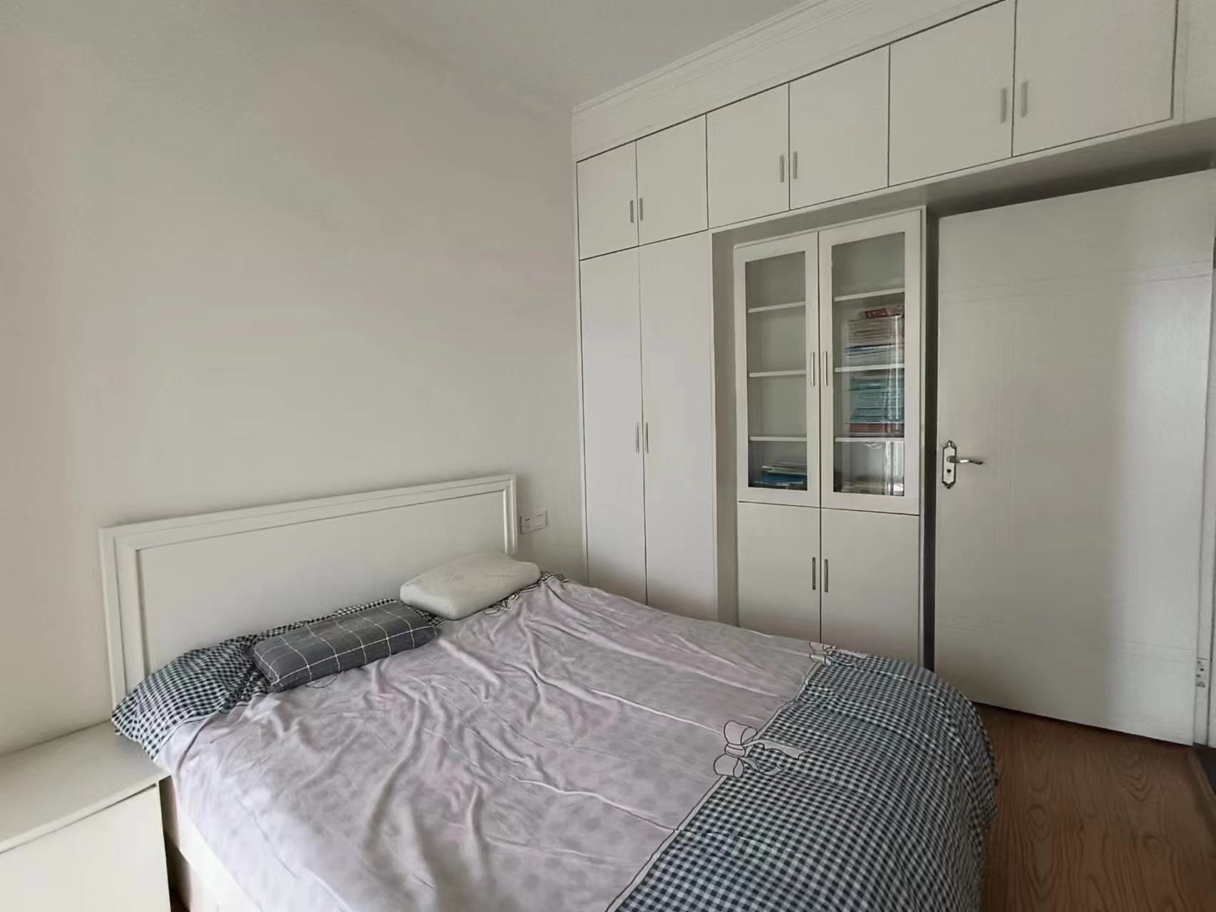 桃花里  3室2厅1卫    1600.0元/月室内图