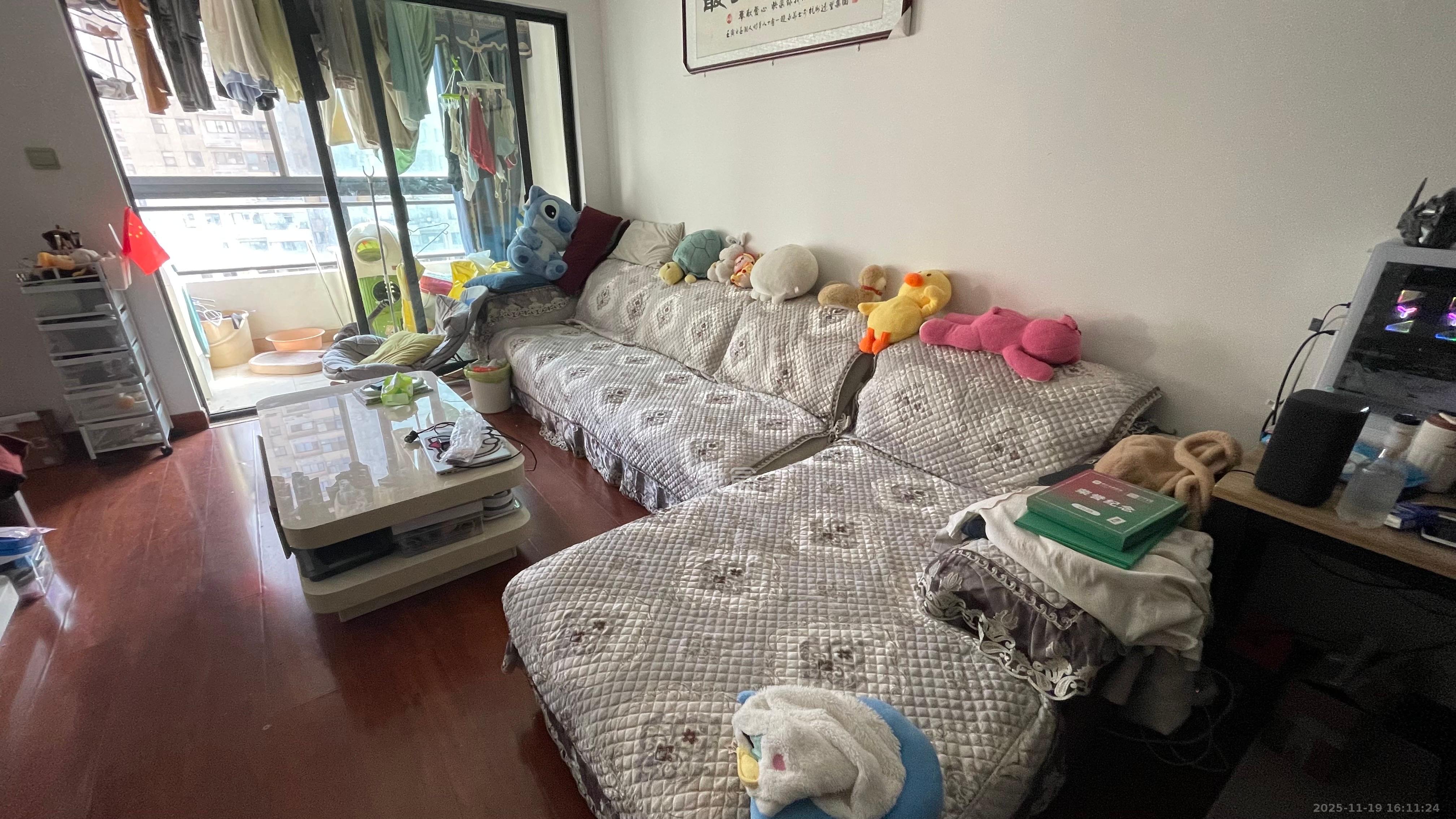 好莱城（弘德西街）  2室2厅1卫    1900.0元/月