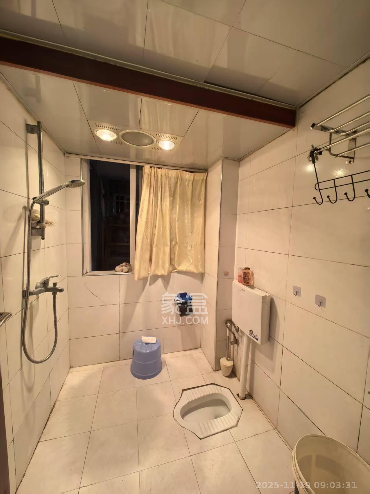 警苑星城 2室2厅1卫 1600.0元/月 警苑星城 2室2厅1卫 1600.0元/月室内图