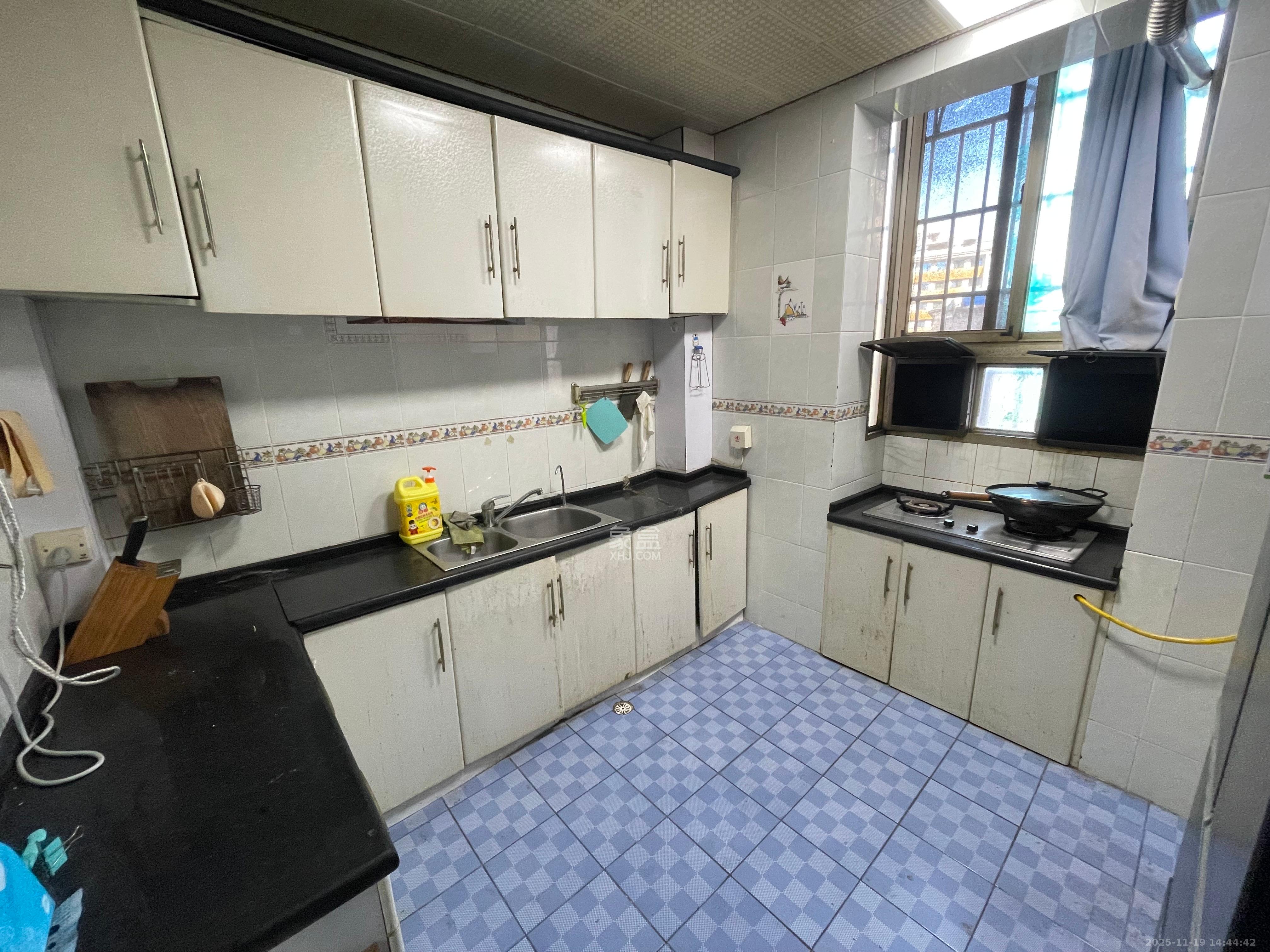 省工行家属楼 2室1厅2卫 2800.0元/月 省工行家属楼 2室1厅2卫 2800.0元/月室内图