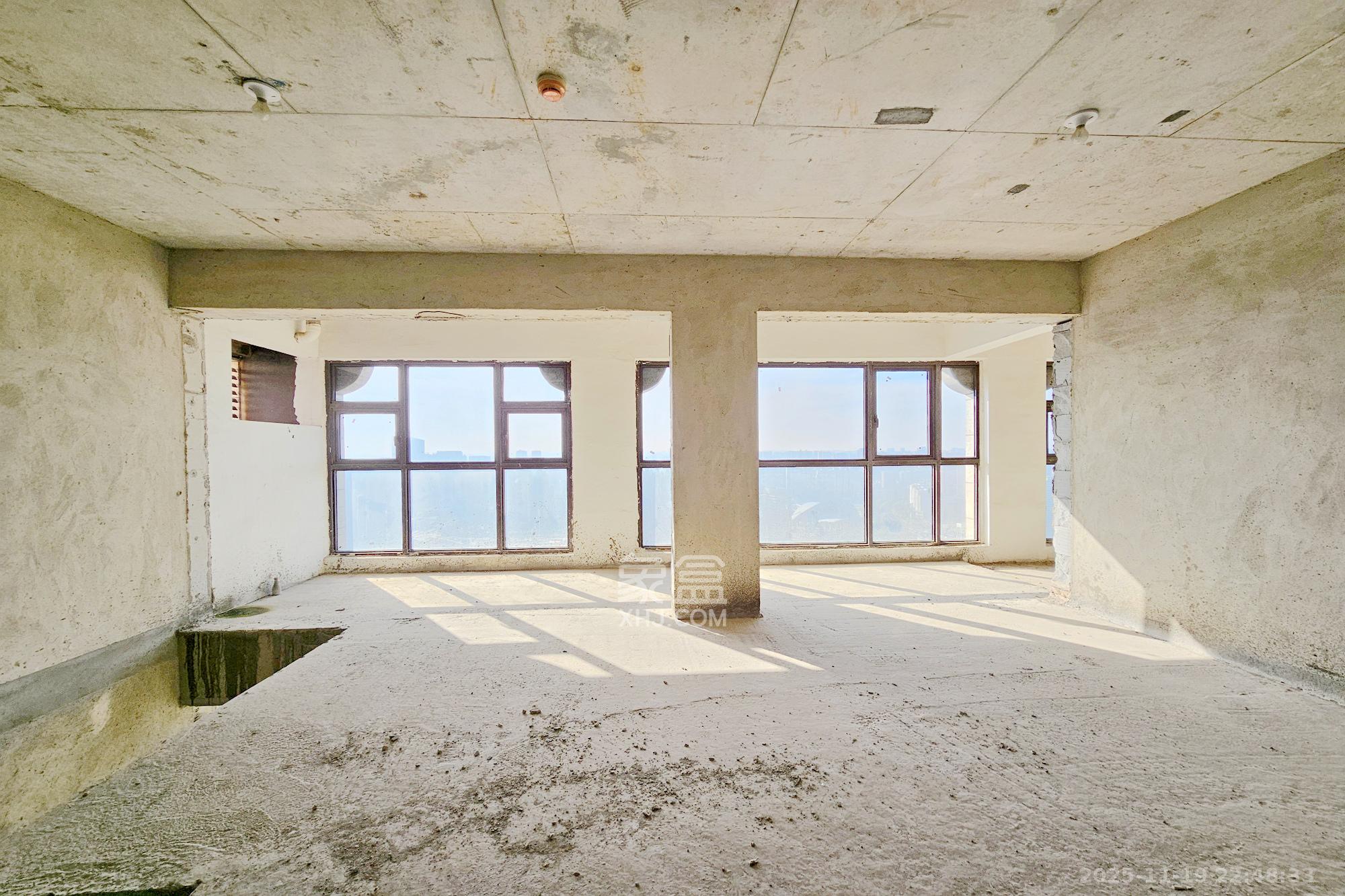 明昇壹城(明昇时代广场)二期 5室3厅3卫 188.8万 明昇壹城(明昇时代广场)二期 5室3厅3卫 188.8万其他