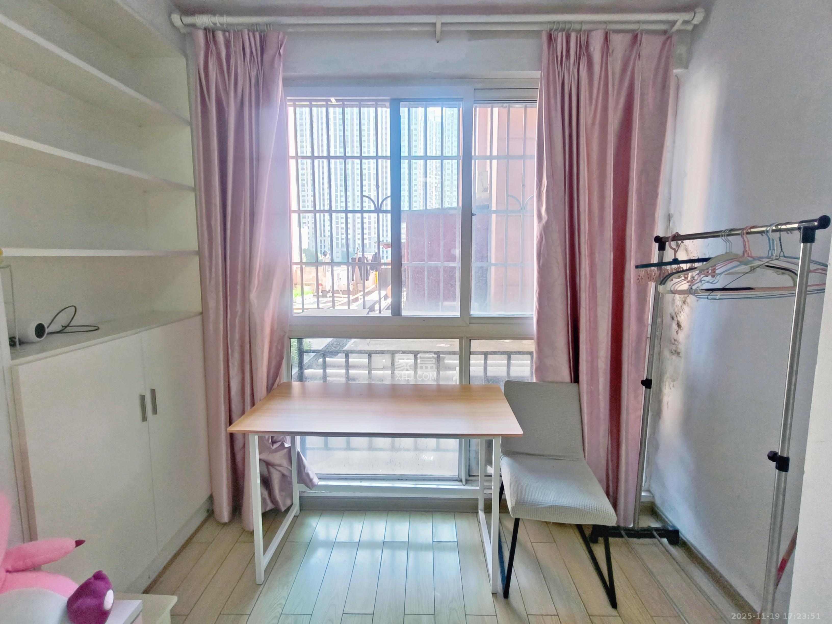 枫林美景 2室2厅1卫 2000.0元/月 枫林美景 2室2厅1卫 2000.0元/月室内图