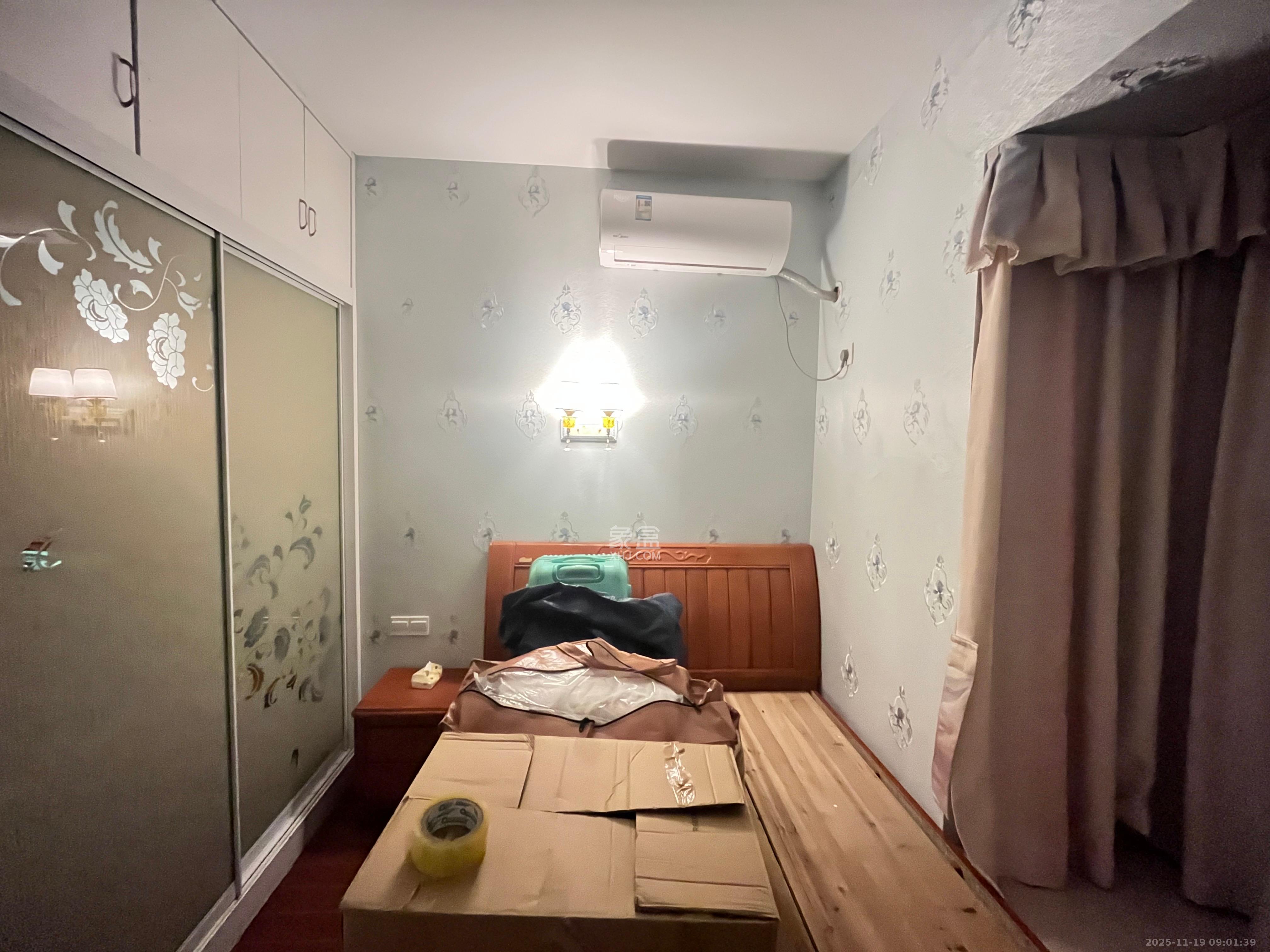 麓谷公馆(涉外国际公馆) 2室2厅2卫 2500.0元/月 麓谷公馆(涉外国际公馆) 2室2厅2卫 2500.0元/月室内图