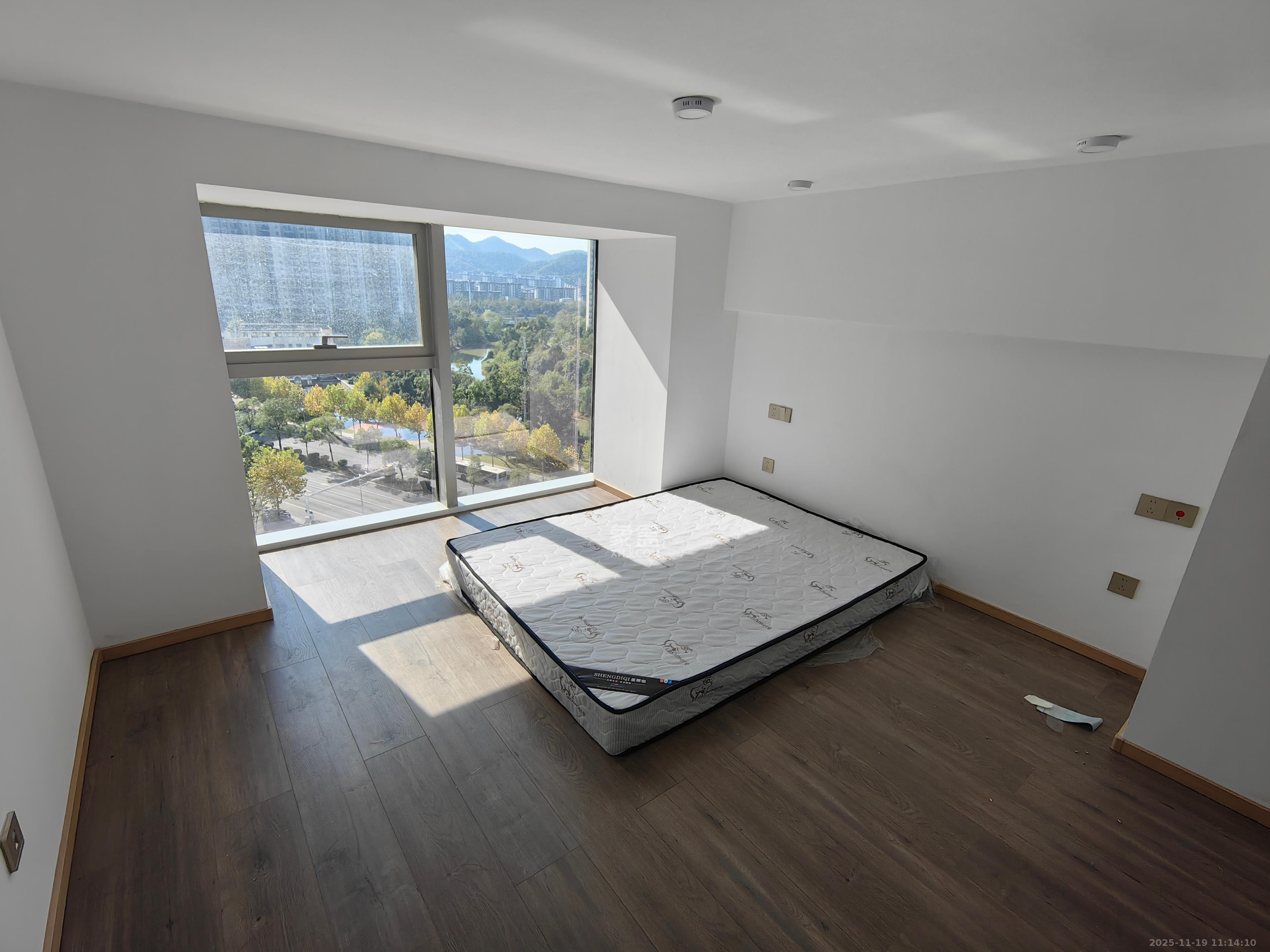 正荣梅溪紫阙台  2室1厅1卫    1700.0元/月室内图