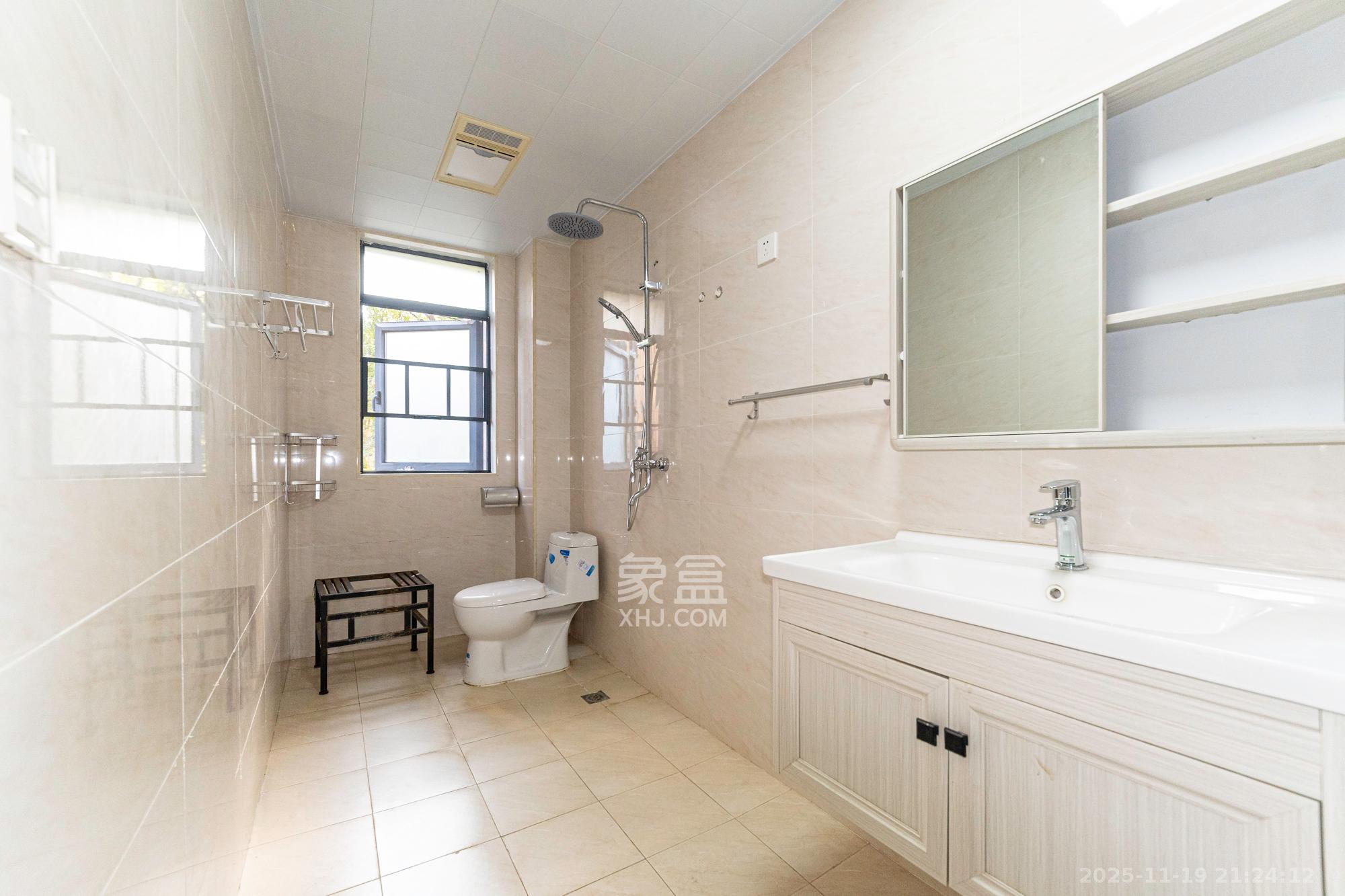 永宏万家里 4室2厅2卫 120.0万 永宏万家里 4室2厅2卫 120.0万卫生间