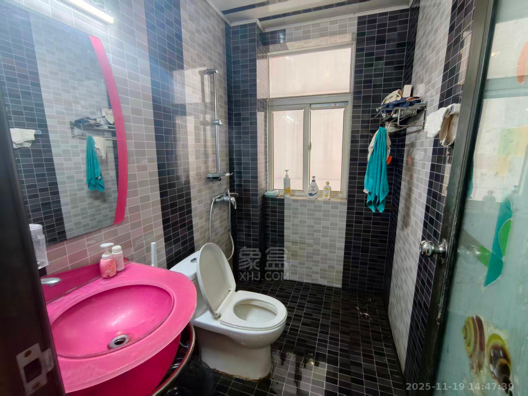 新澜府  3室2厅2卫    1500.0元/月室内图