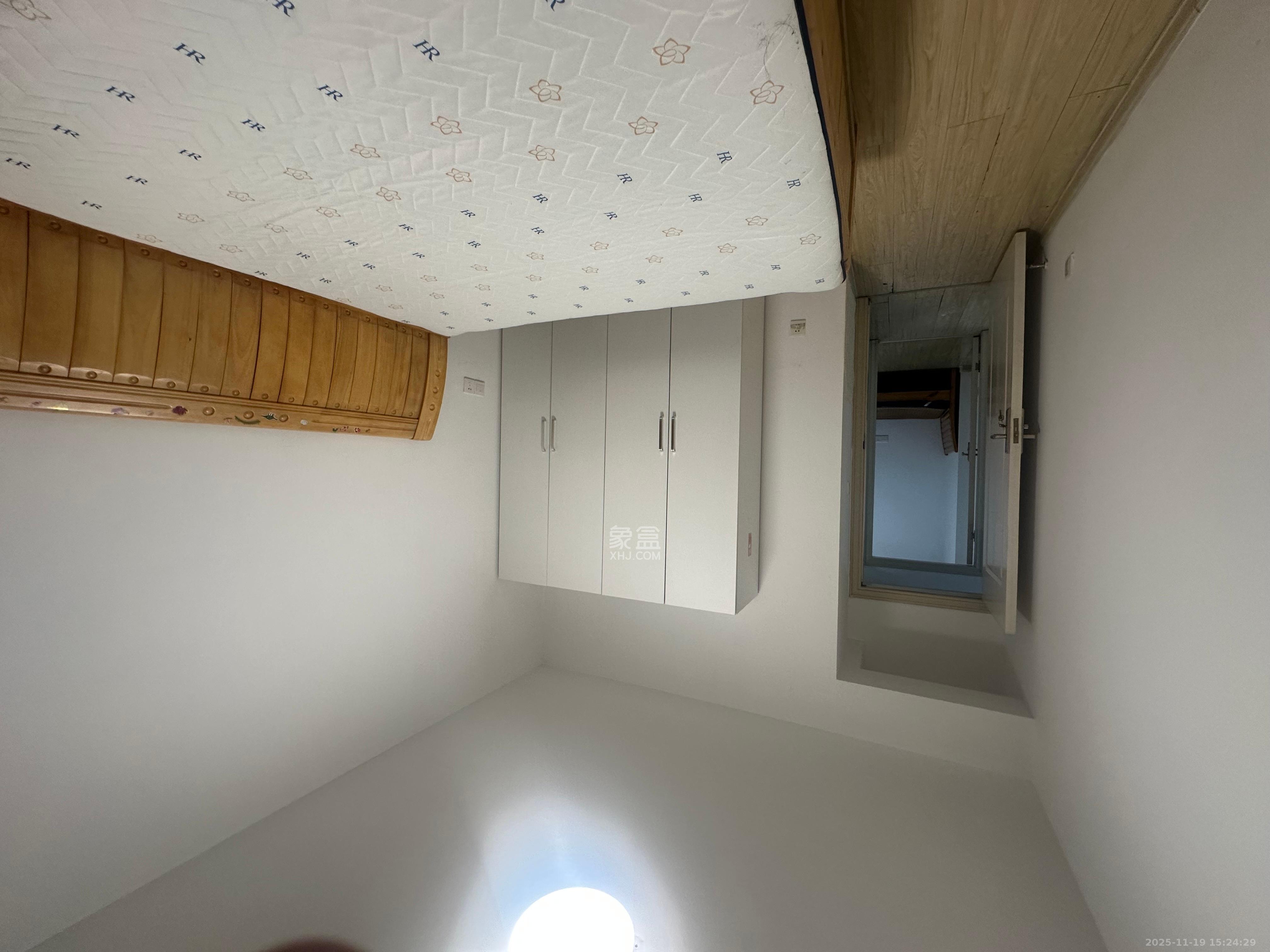 新城新世界一二三期 2室2厅1卫 2100.0元/月 新城新世界一二三期 2室2厅1卫 2100.0元/月室内图