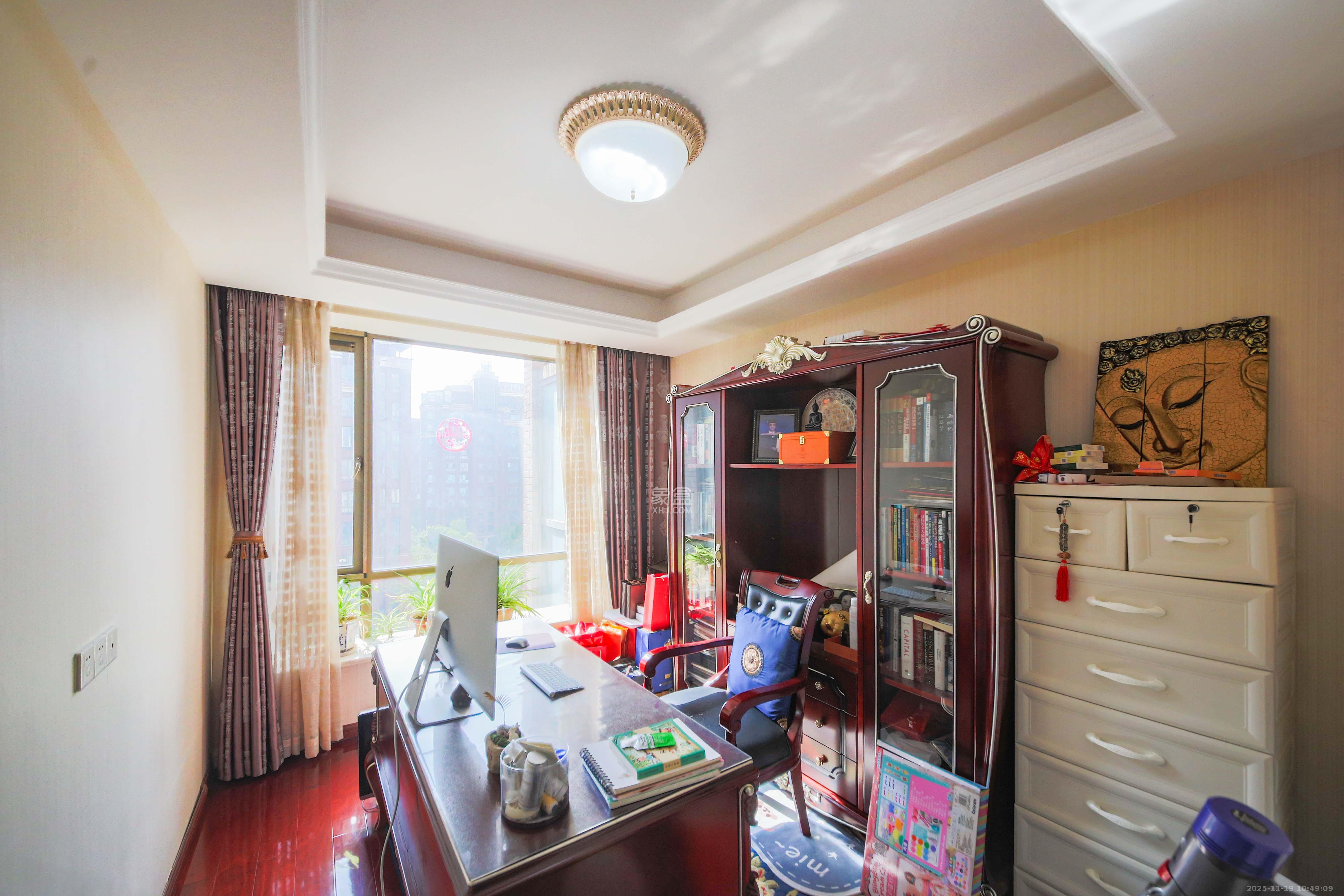 奥林匹克花园  3室2厅2卫    160.0万卧室