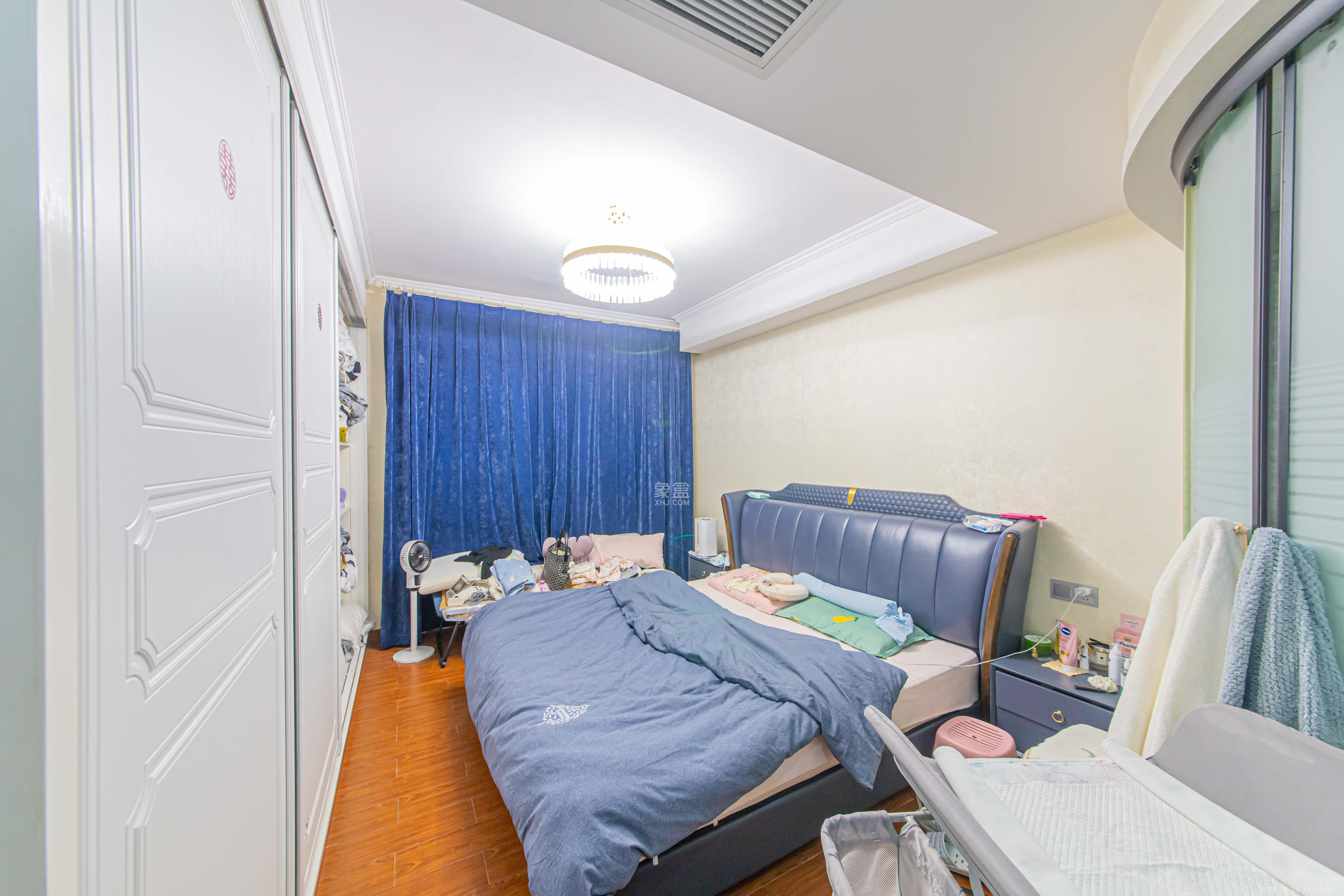 鑫远玲珑  3室2厅2卫    136.0万卧室