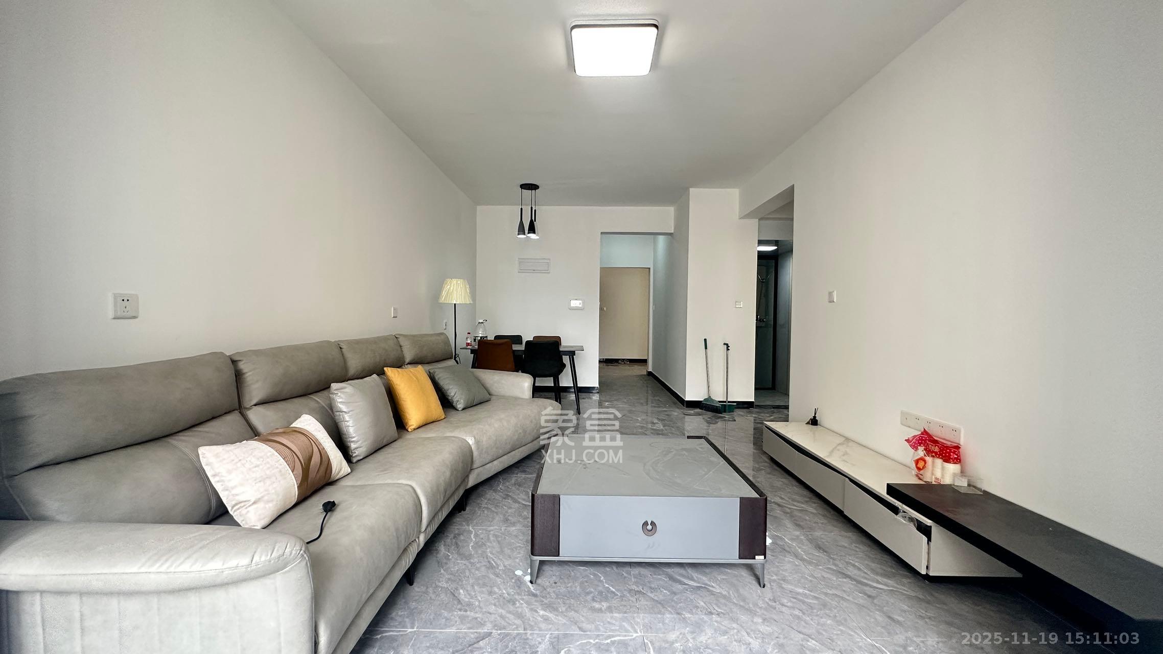 明发阅江悦府 3室2厅1卫 2300.0元/月 明发阅江悦府 3室2厅1卫 2300.0元/月室内图