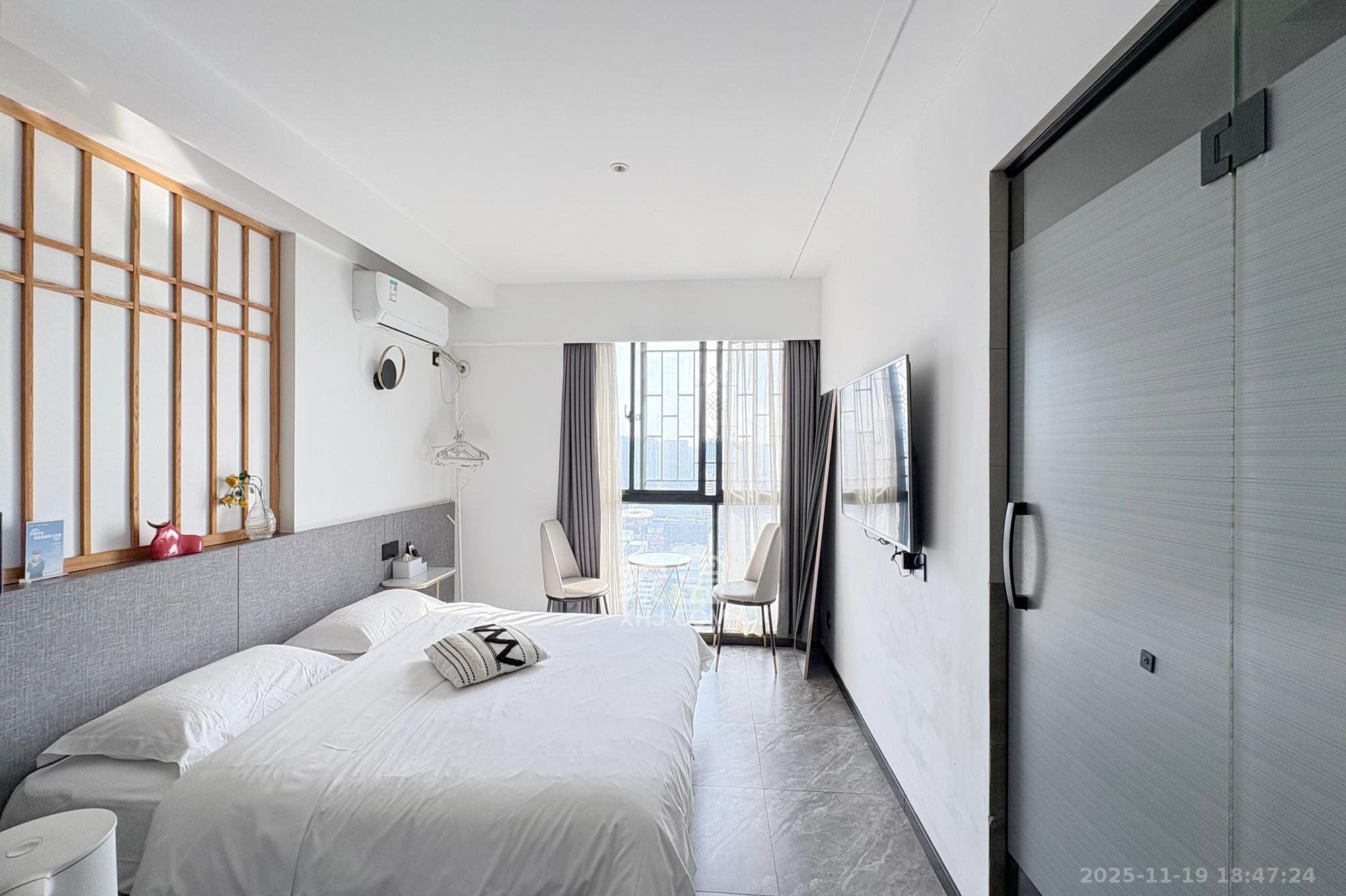 君临国际  3室2厅2卫    186.0万卧室