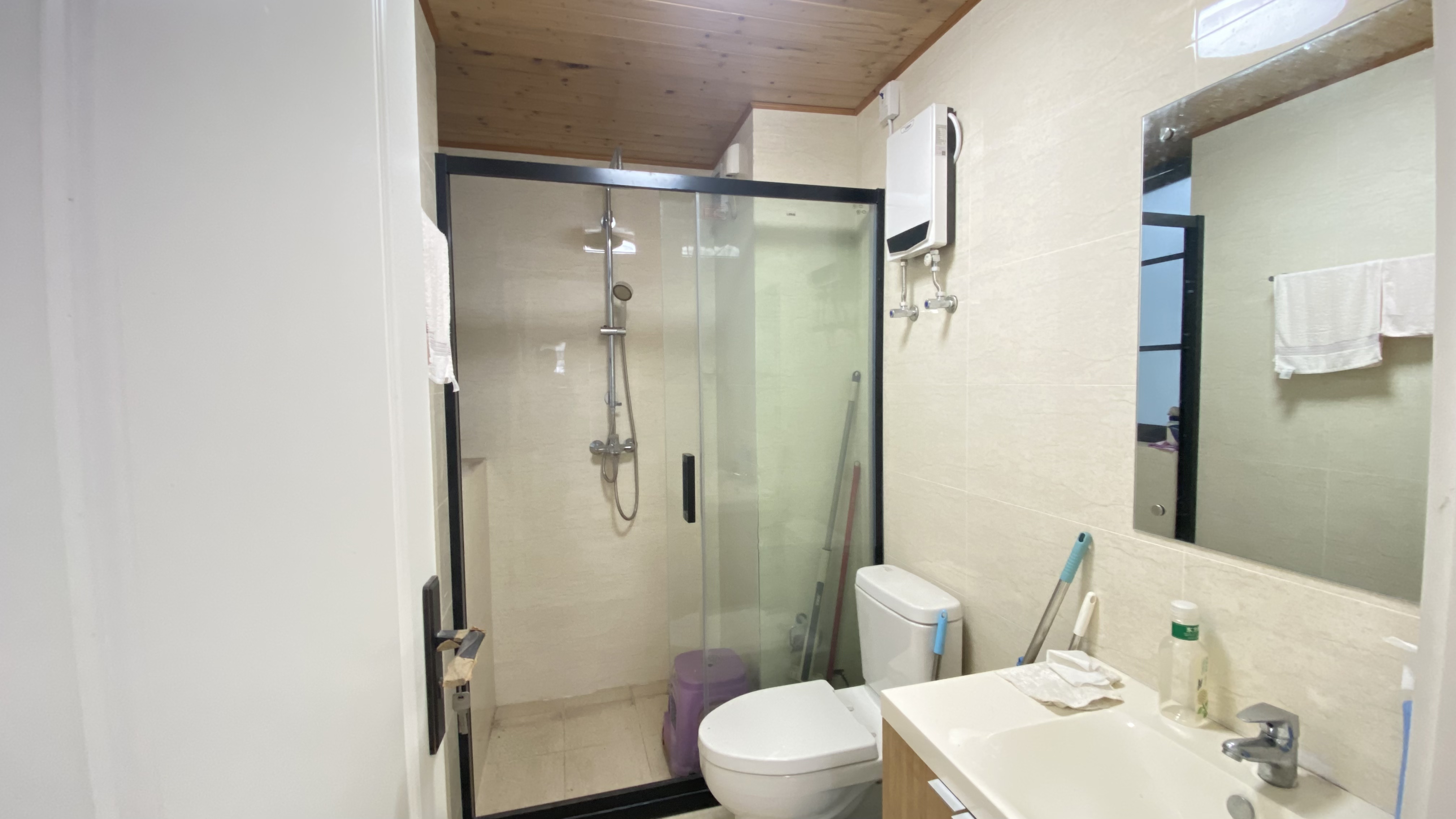 天地凤凰城 2室2厅1卫 2000.0元/月 天地凤凰城 2室2厅1卫 2000.0元/月室内图