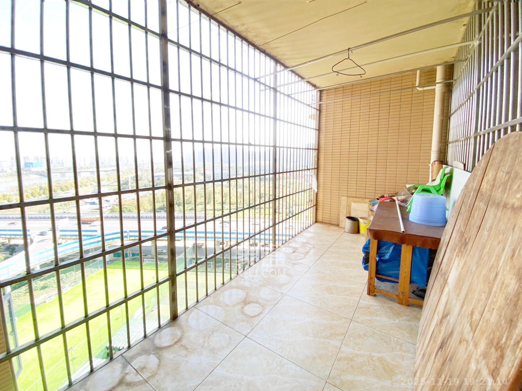 江河双水湾 4室2厅1卫 3200.0元/月 江河双水湾 4室2厅1卫 3200.0元/月室内图