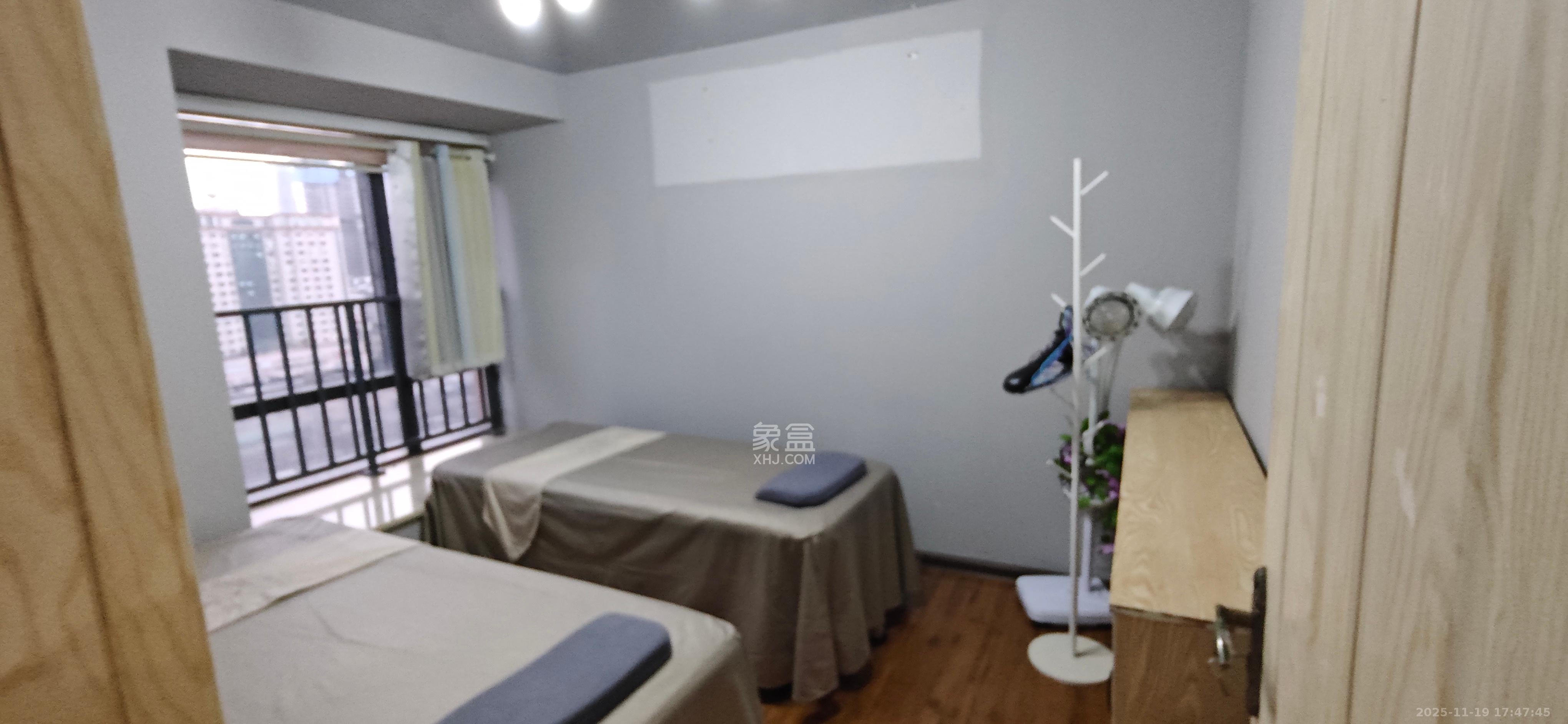 和隆花半里  3室2厅2卫    2800.0元/月室内图