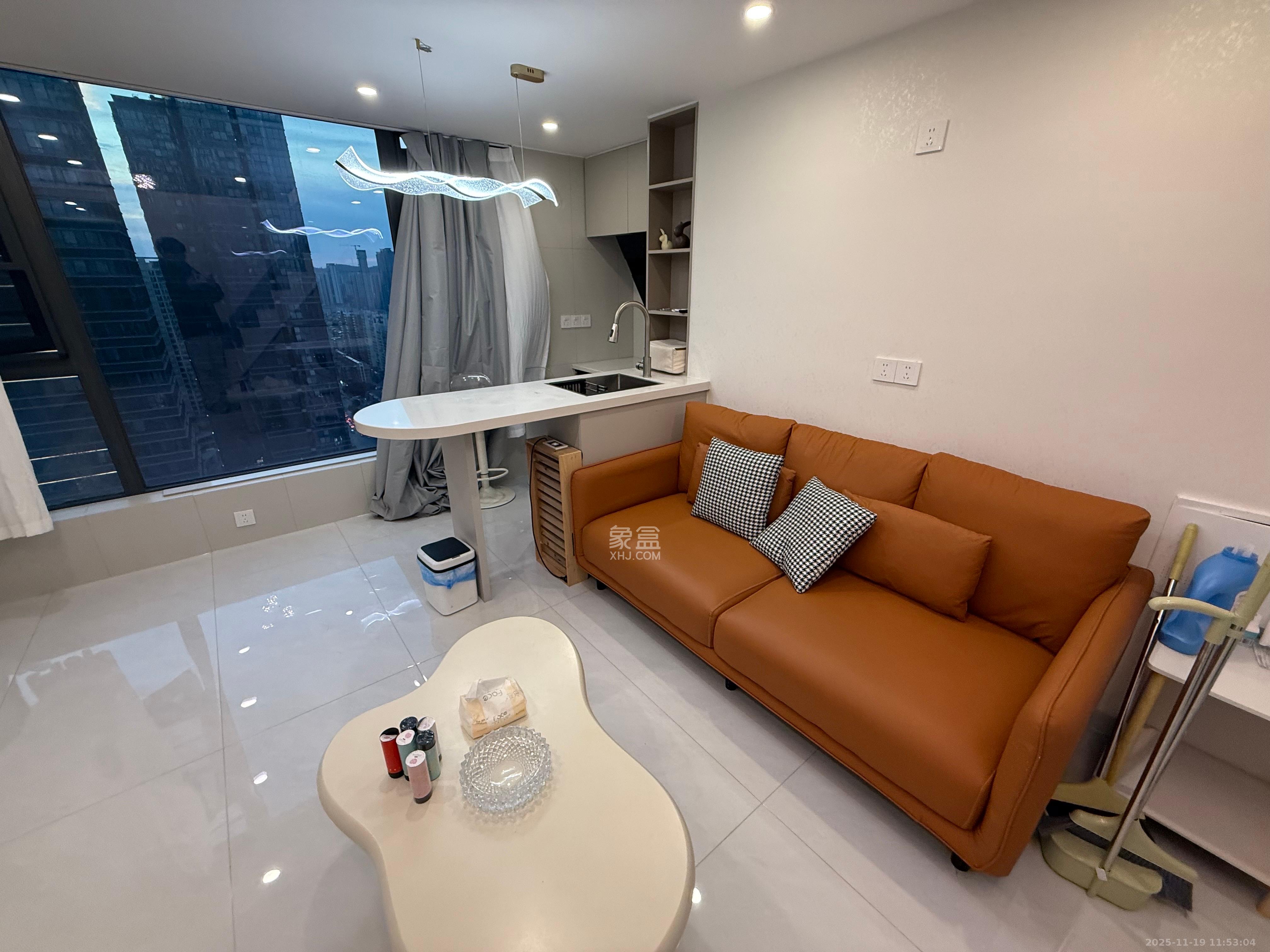 卓越中寰 2室1厅1卫 2800.0元/月 卓越中寰 2室1厅1卫 2800.0元/月室内图