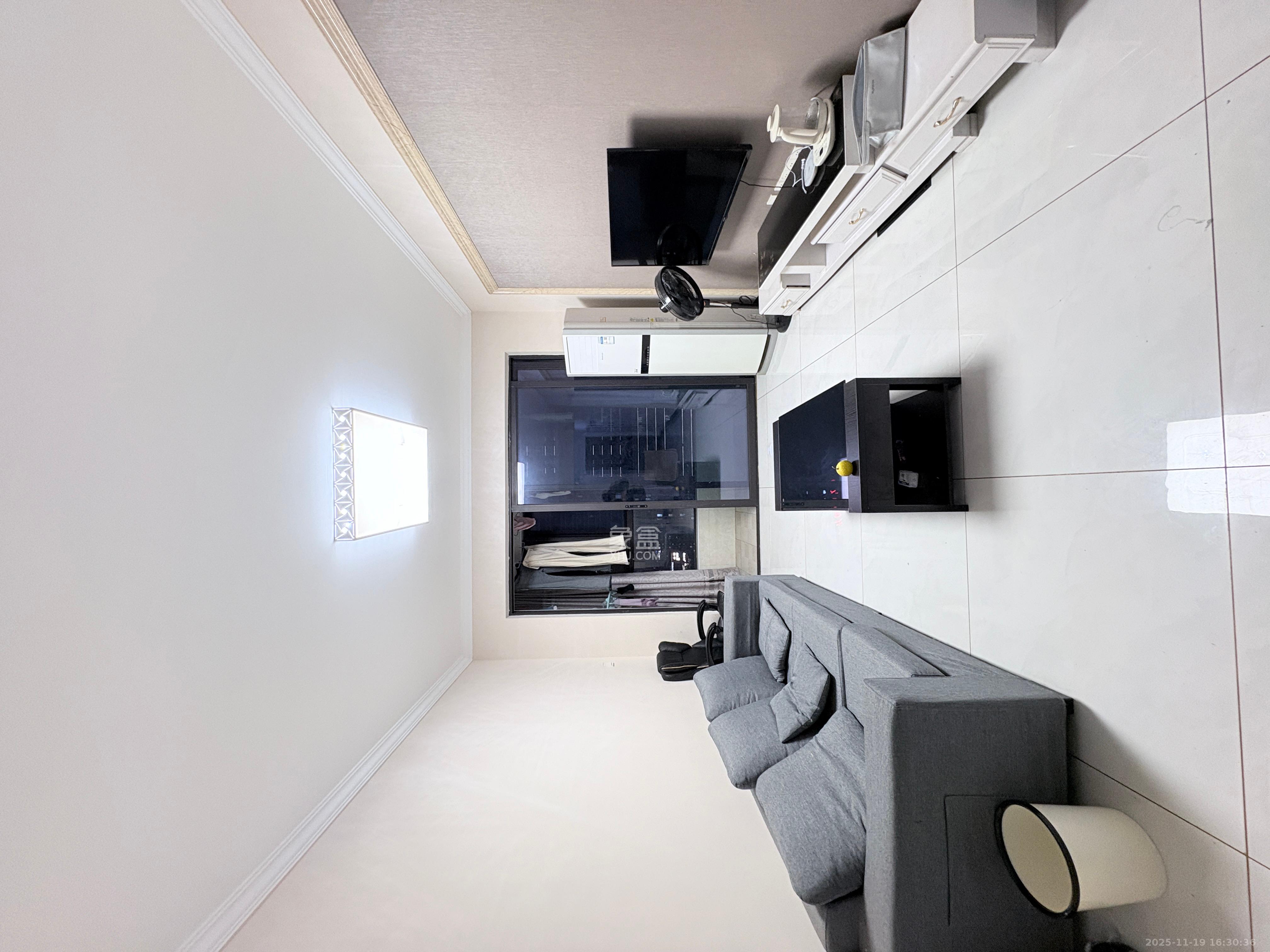 协信星澜汇  3室1厅1卫    2600.0元/月