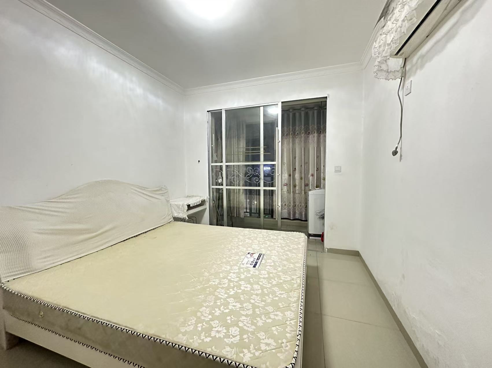 东方新城 1室1厅1卫 1000.0元/月 东方新城 1室1厅1卫 1000.0元/月室内图