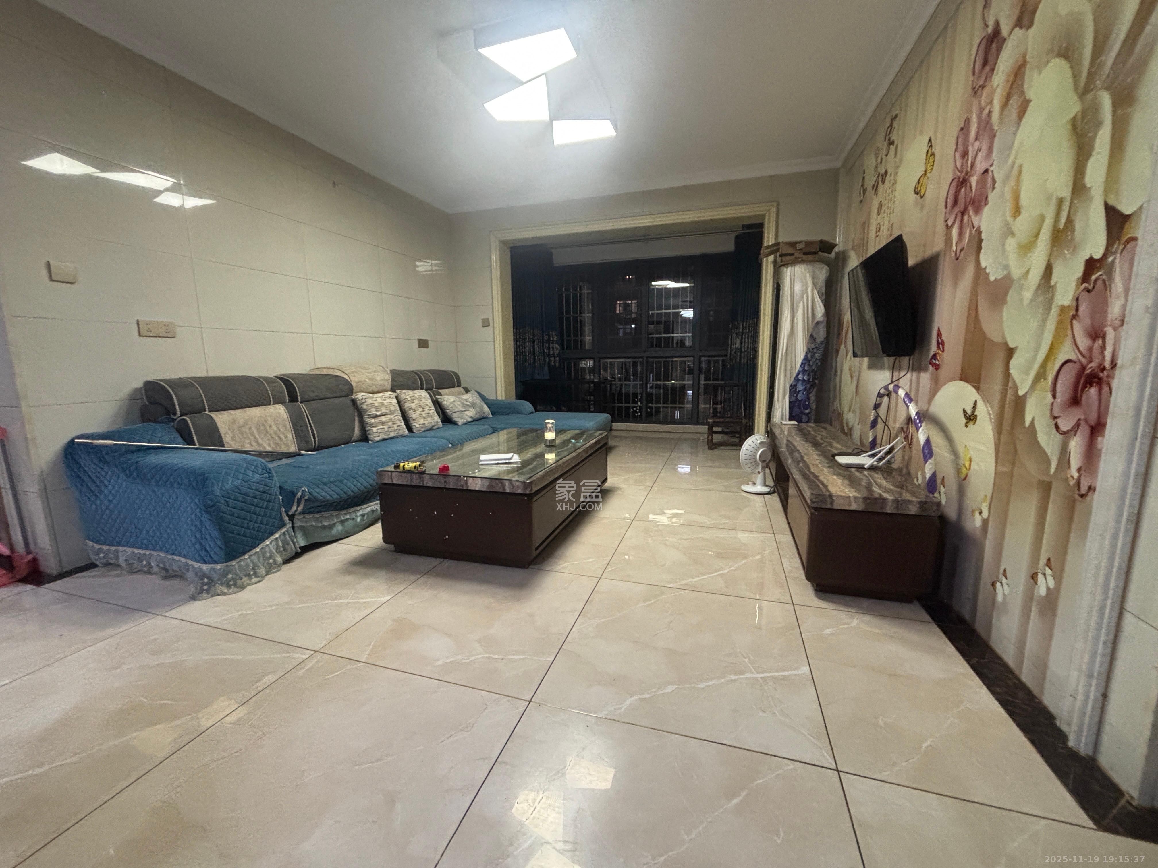 桥头家苑一期  3室2厅2卫    1600.0元/月