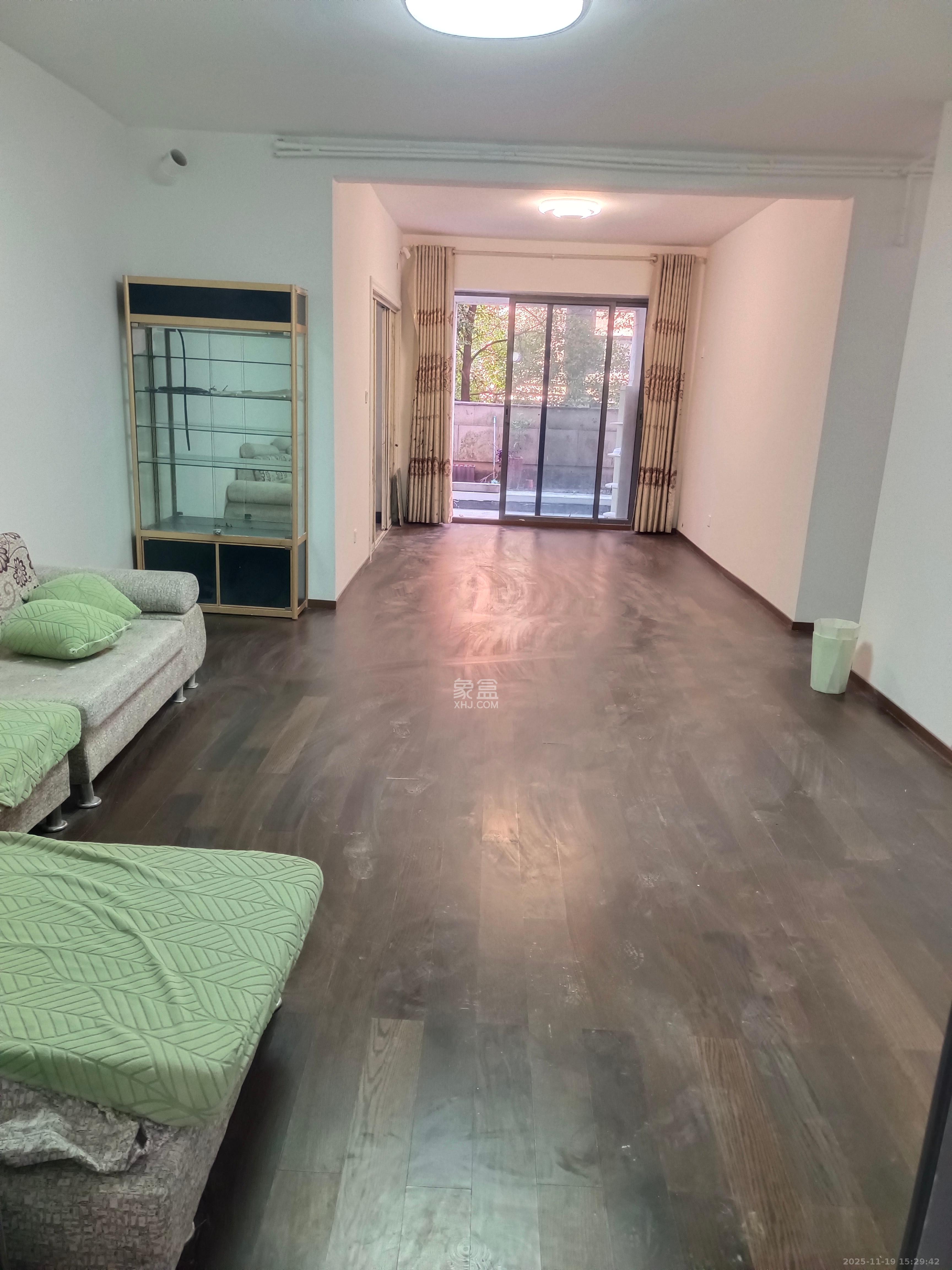 奥林匹克花园  3室2厅1卫    3000.0元/月