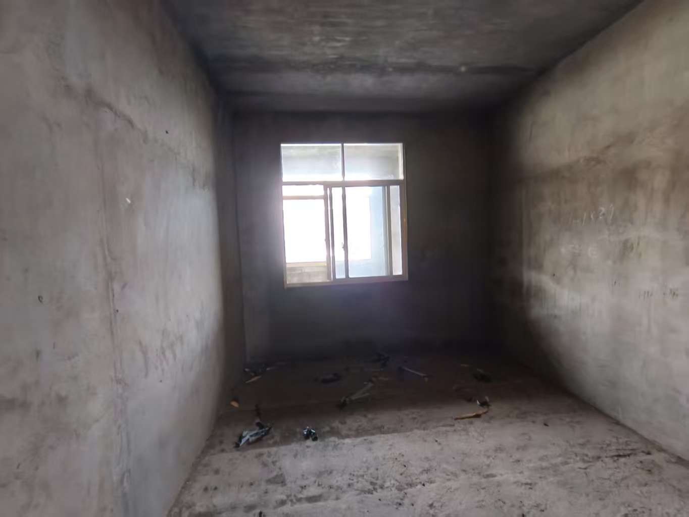 羊舞岭小区 3室2厅2卫 900.0元/月 羊舞岭小区 3室2厅2卫 900.0元/月室内图