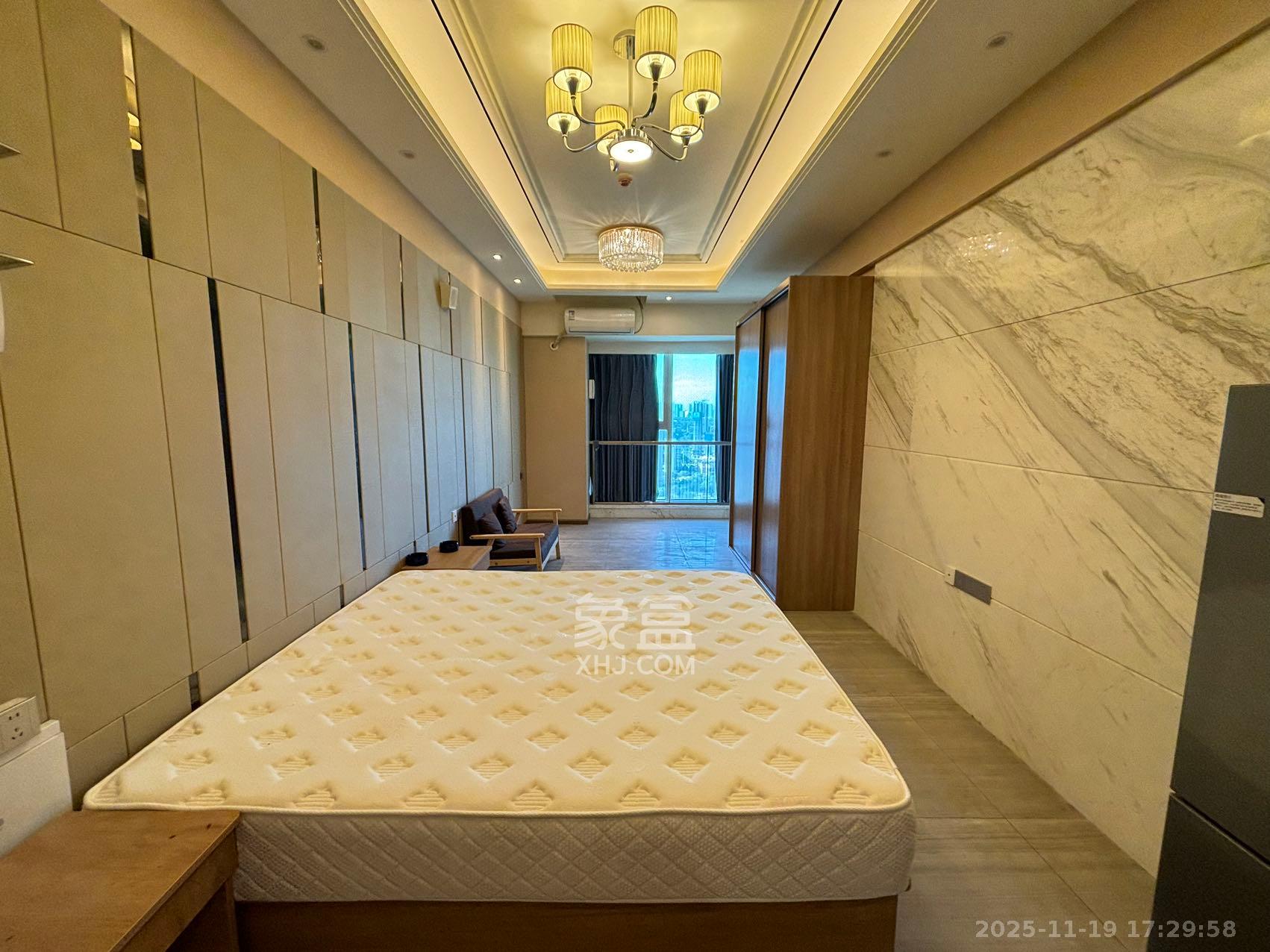 恒大誉府（融誉商业中心）  1室1厅1卫    1600.0元/月