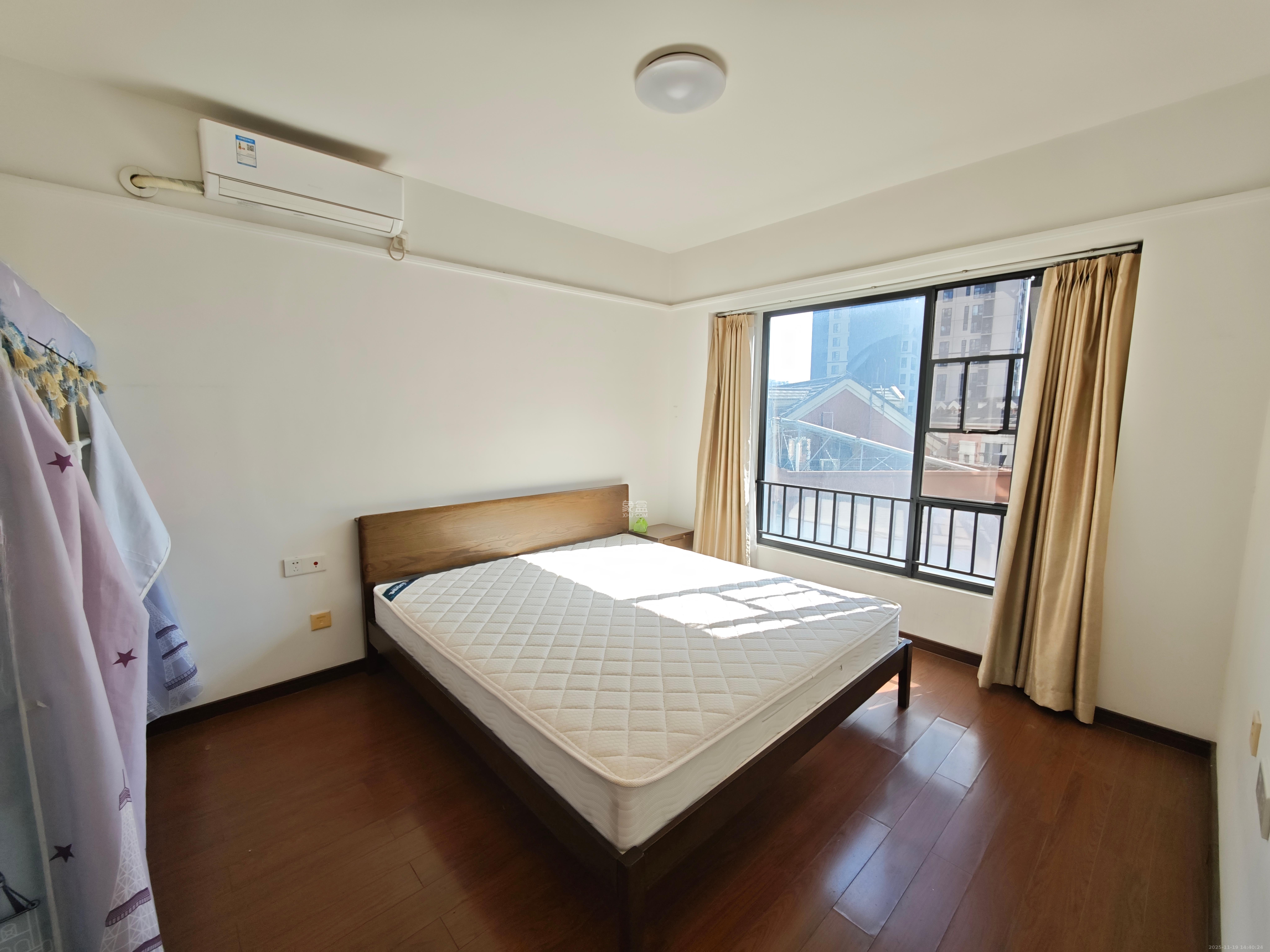 万科魅力之城非凡里 3室2厅2卫 2400.0元/月 万科魅力之城非凡里 3室2厅2卫 2400.0元/月室内图