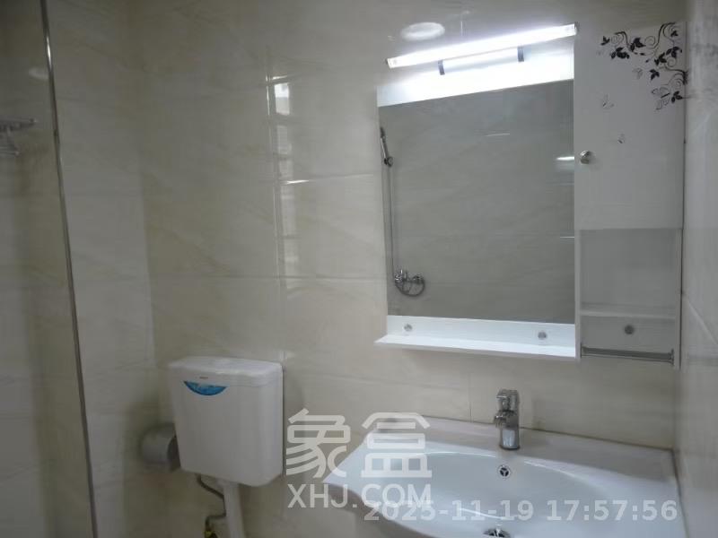 新城新世界一二三期 1室1厅1卫 1700.0元/月 新城新世界一二三期 1室1厅1卫 1700.0元/月室内图