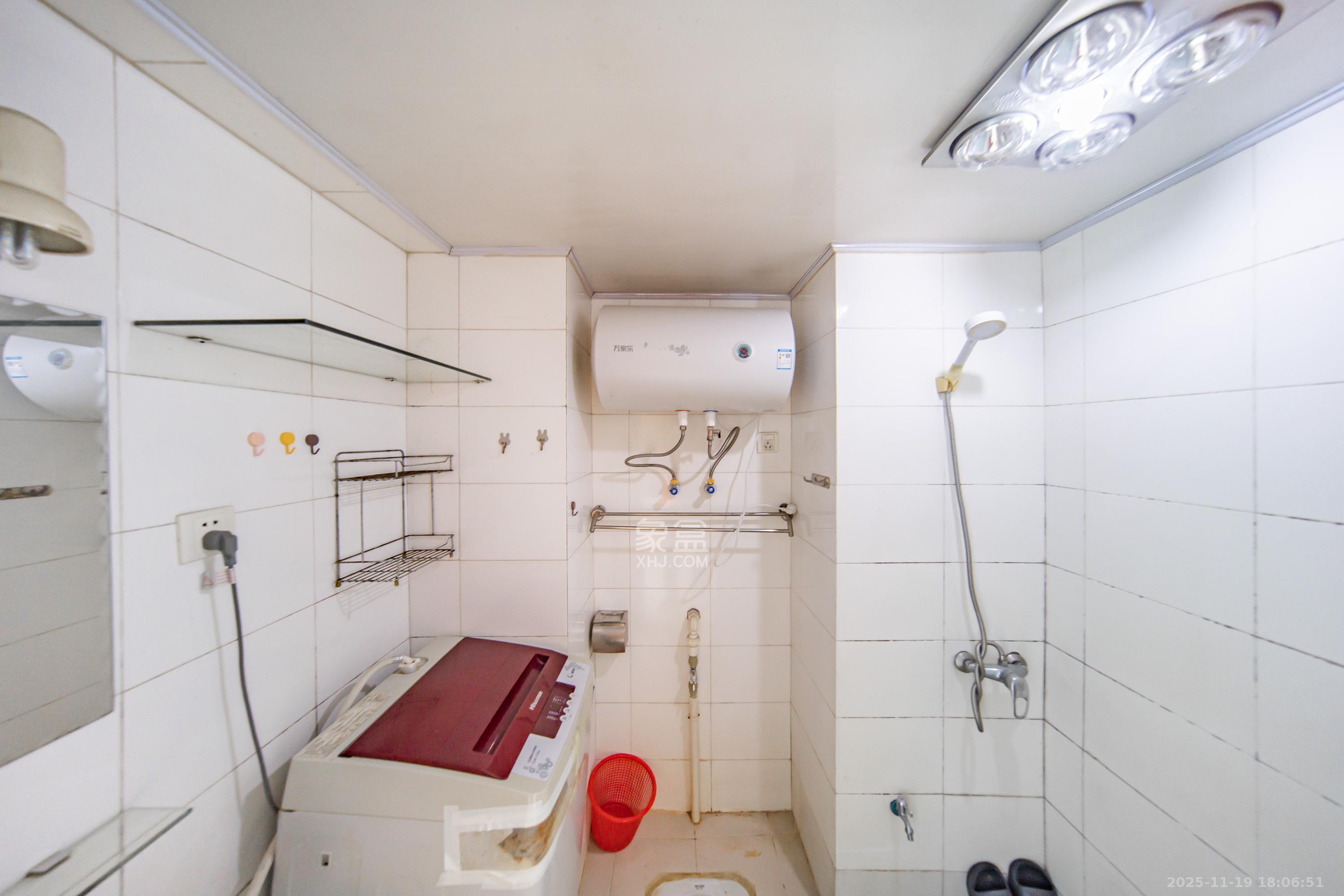 伍家岭生活广场 1室1厅1卫 1300.0元/月 伍家岭生活广场 1室1厅1卫 1300.0元/月室内图