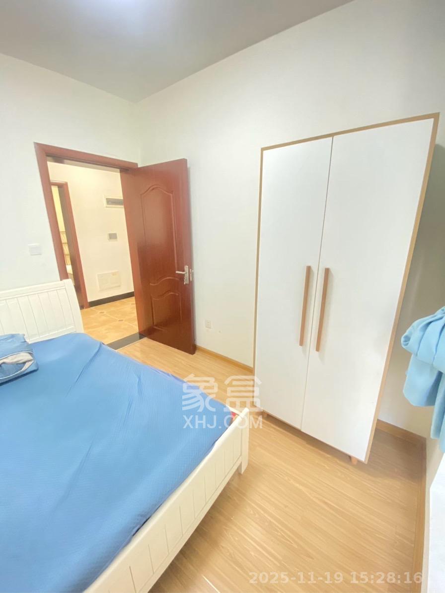 卓越蔚蓝城邦 3室2厅1卫 1800.0元/月 卓越蔚蓝城邦 3室2厅1卫 1800.0元/月室内图