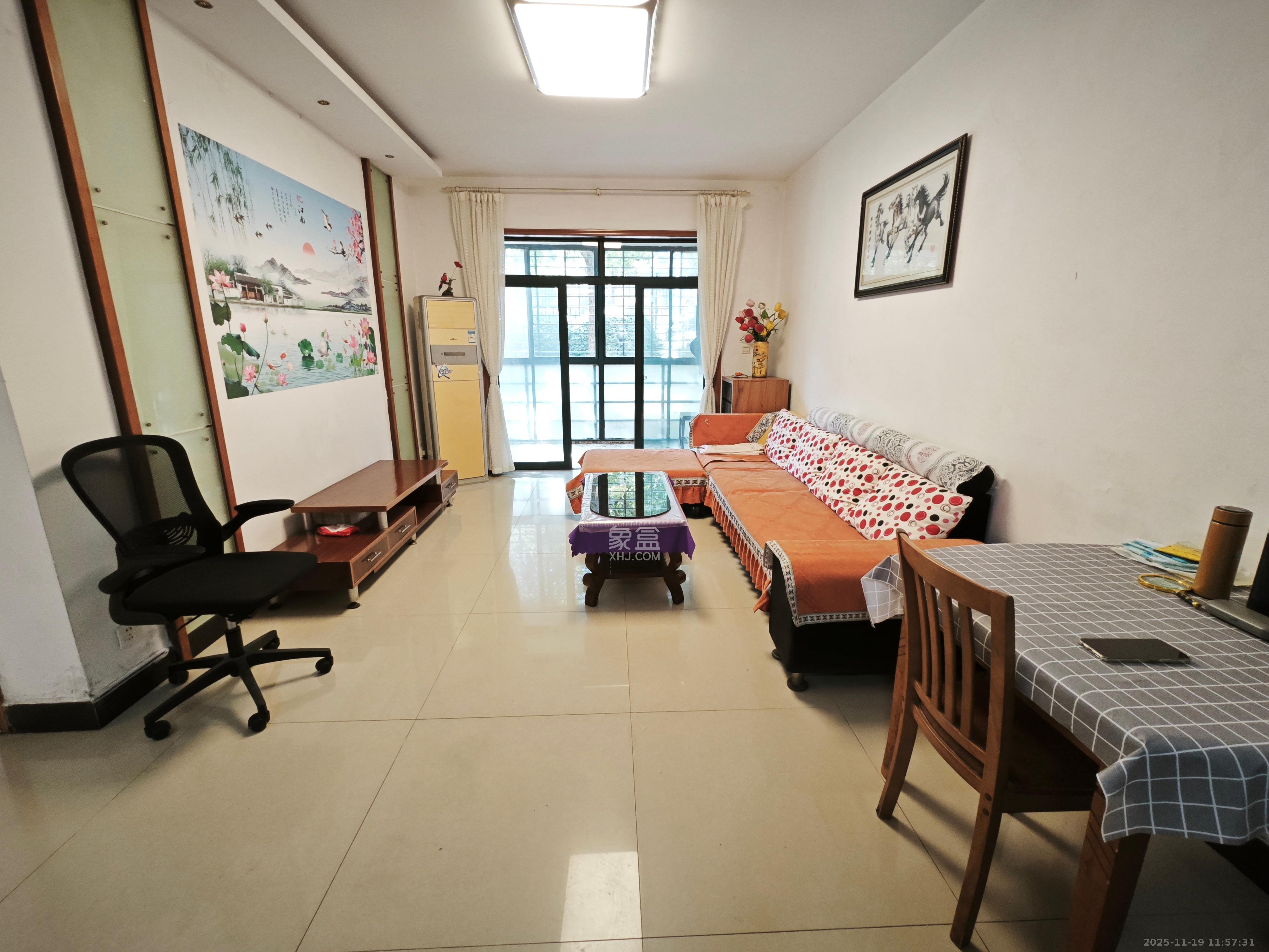 通泰梅岭苑 2室1厅1卫 2500.0元/月 通泰梅岭苑 2室1厅1卫 2500.0元/月室内图