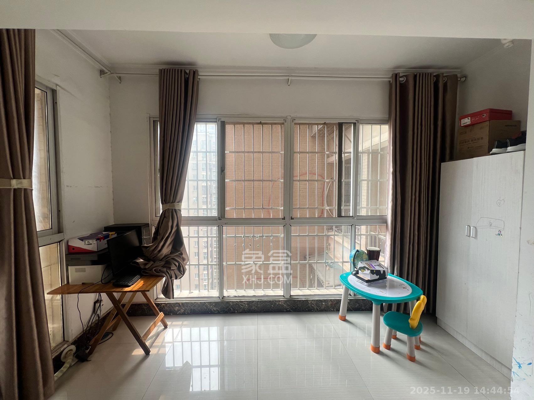 上河国际C区  3室2厅2卫    2700.0元/月室内图