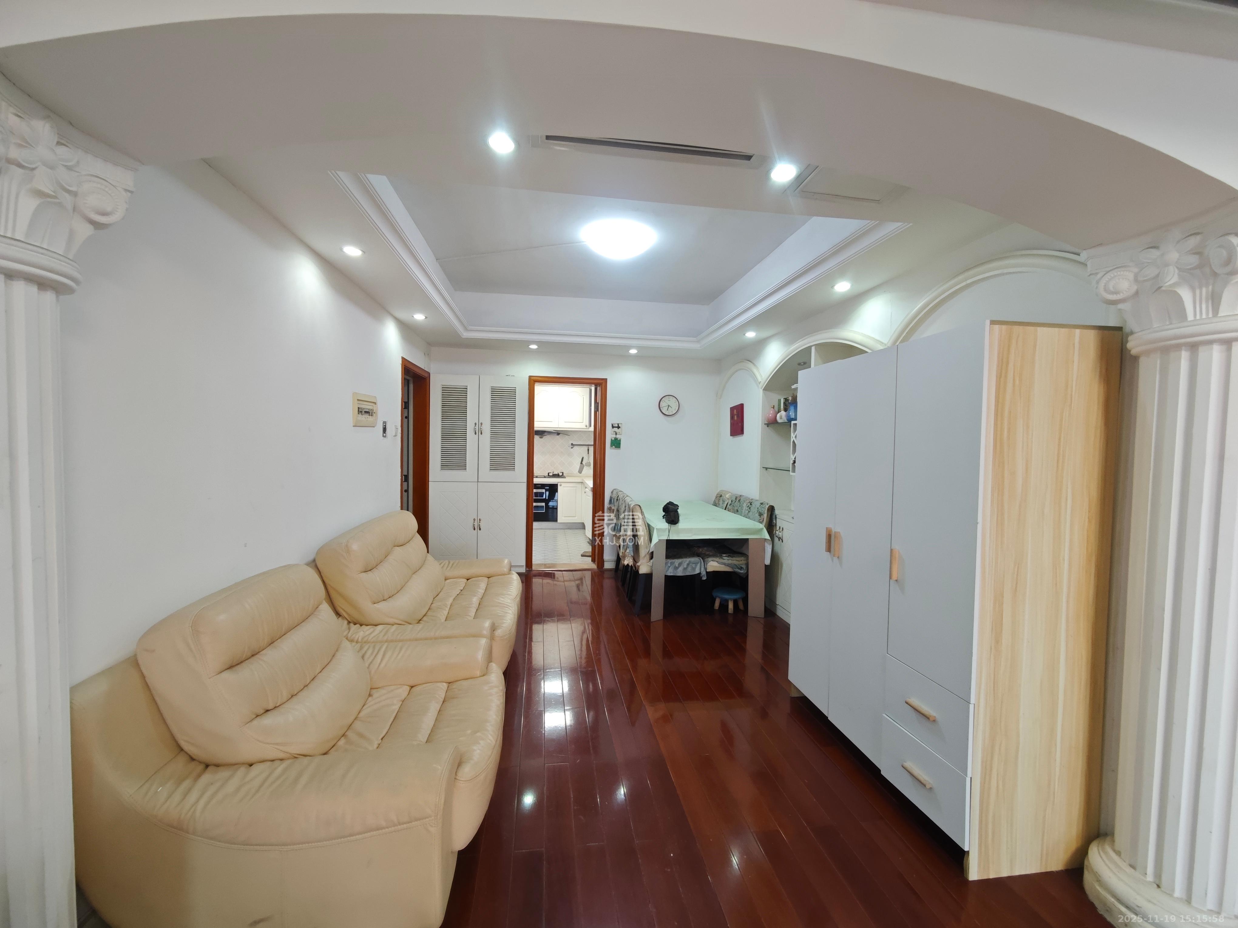 五一大道202(中环壹世界) 3室2厅2卫 5000.0元/月 五一大道202(中环壹世界) 3室2厅2卫 5000.0元/月室内图