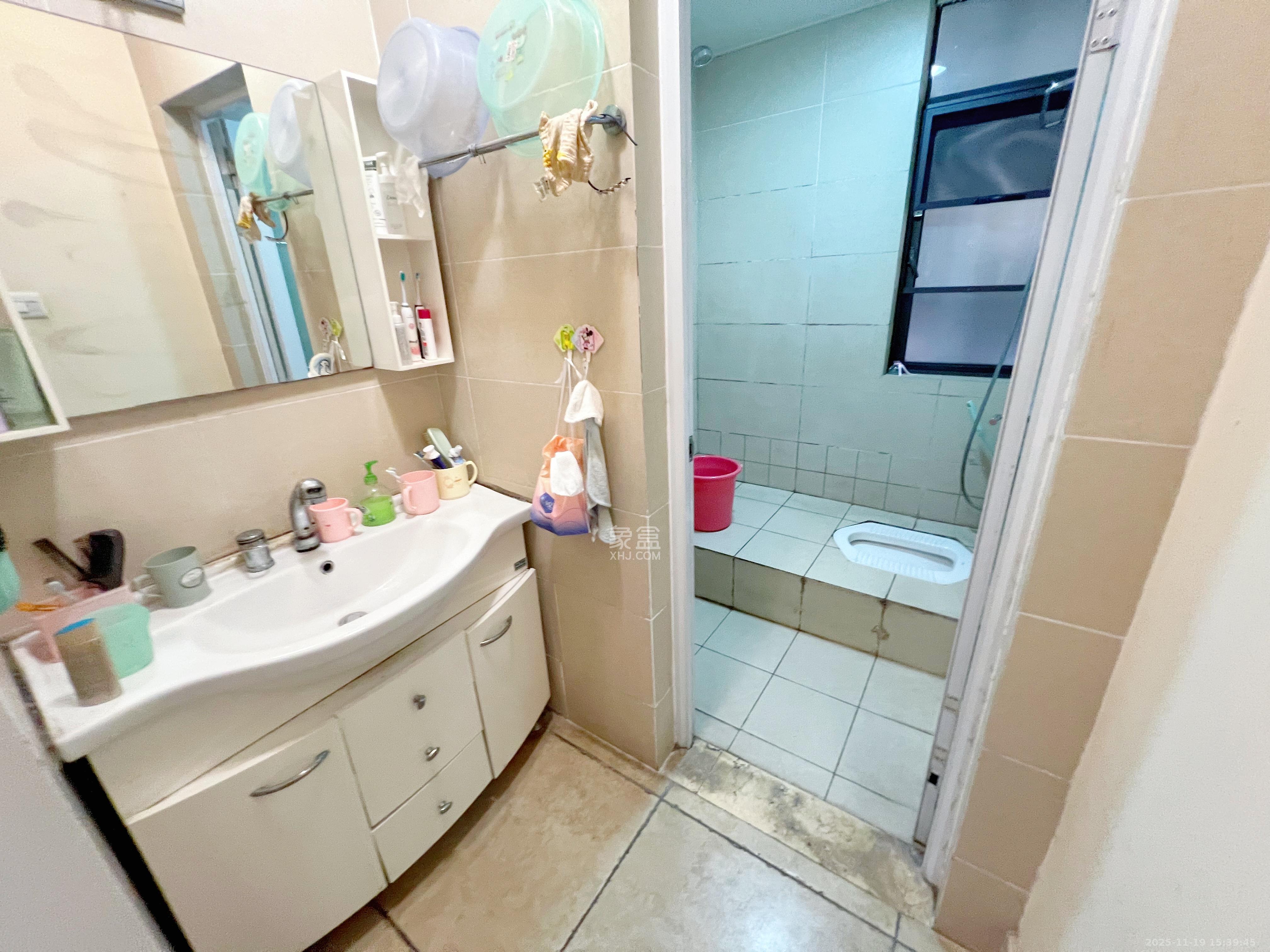 中城丽景香山园 4室2厅2卫 3600.0元/月 中城丽景香山园 4室2厅2卫 3600.0元/月室内图