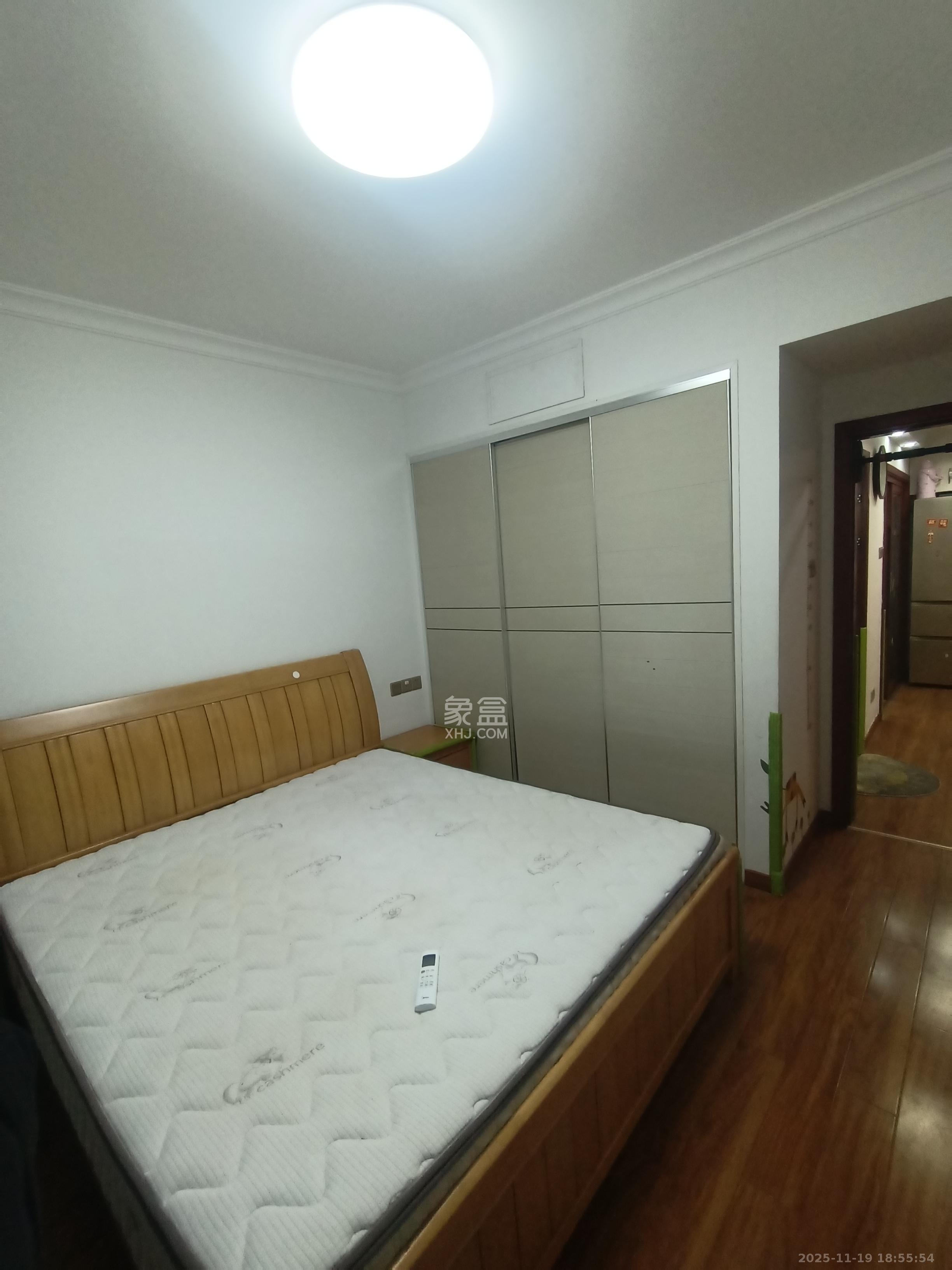 光明E城 2室2厅1卫 2400.0元/月 光明E城 2室2厅1卫 2400.0元/月室内图