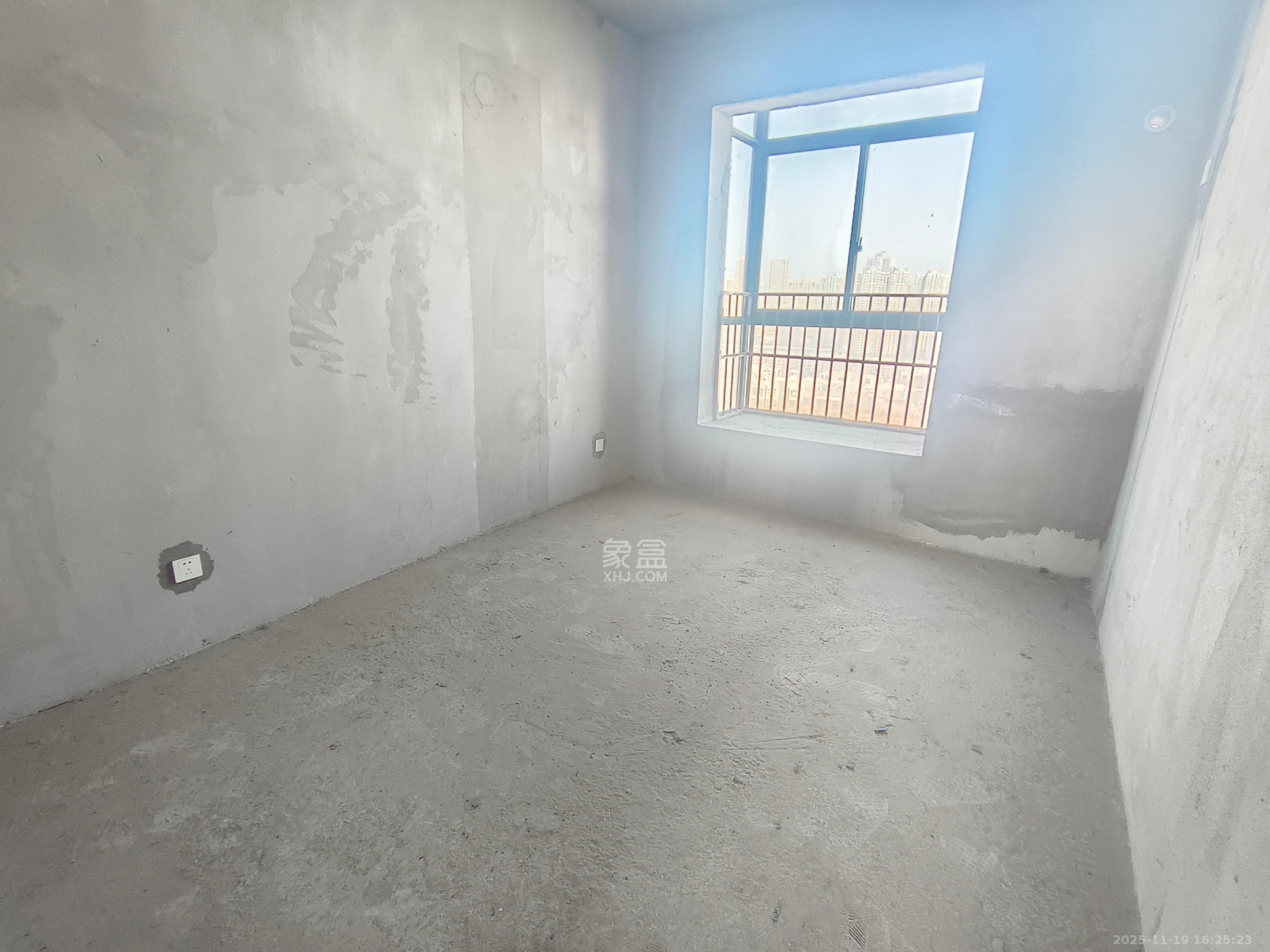 九华新城  3室2厅2卫    40.0万