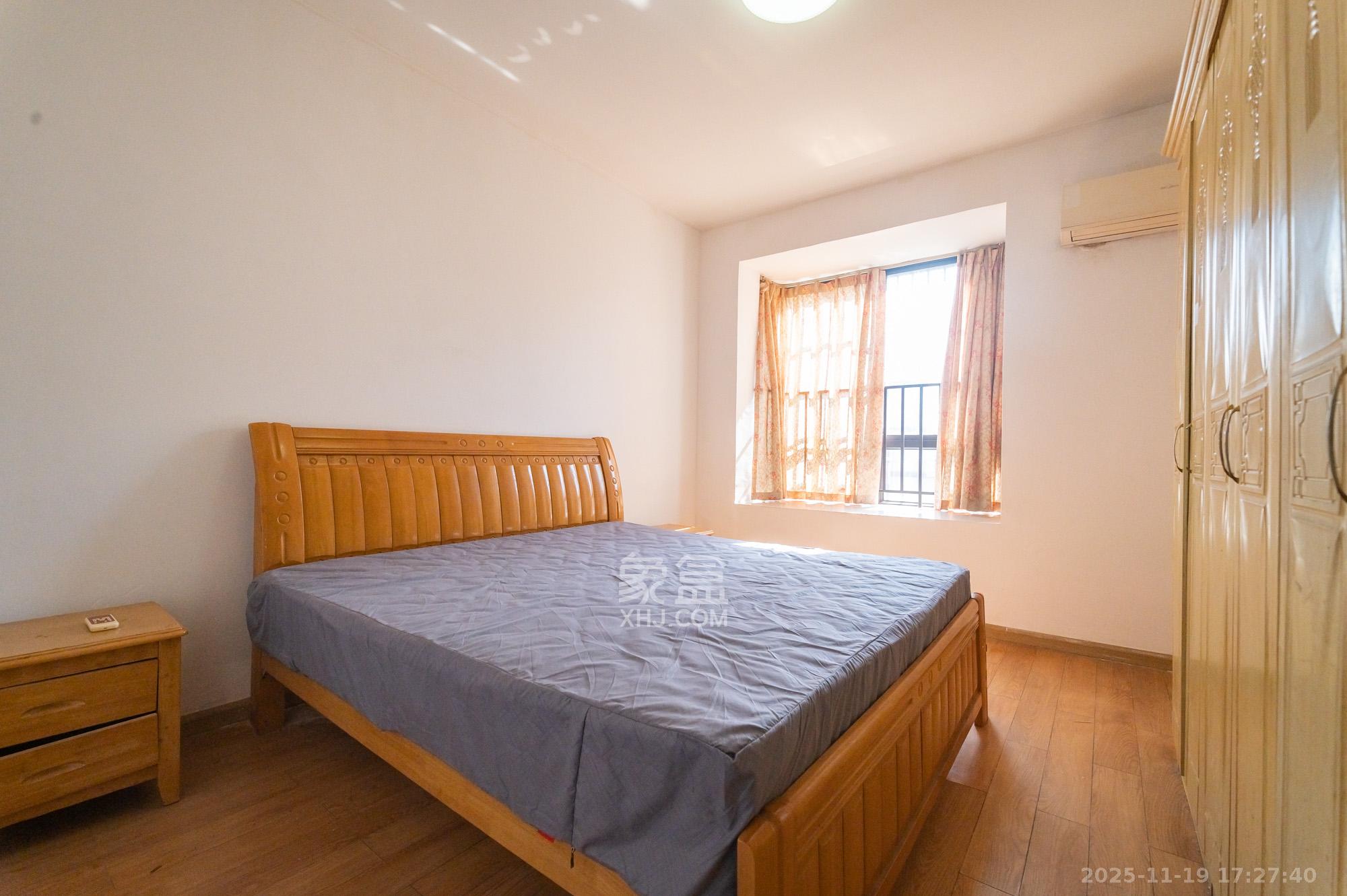 华润凤凰城一期 3室2厅2卫 79.8万 华润凤凰城一期 3室2厅2卫 79.8万卧室